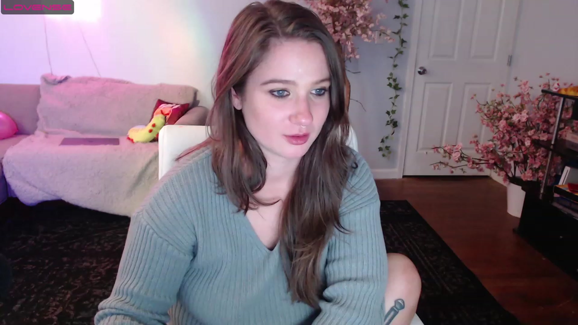 Gallery image thumbnail from Jane_Fern's myfreecams stream on, 08/10/2023, 04:29 image 3 of 20