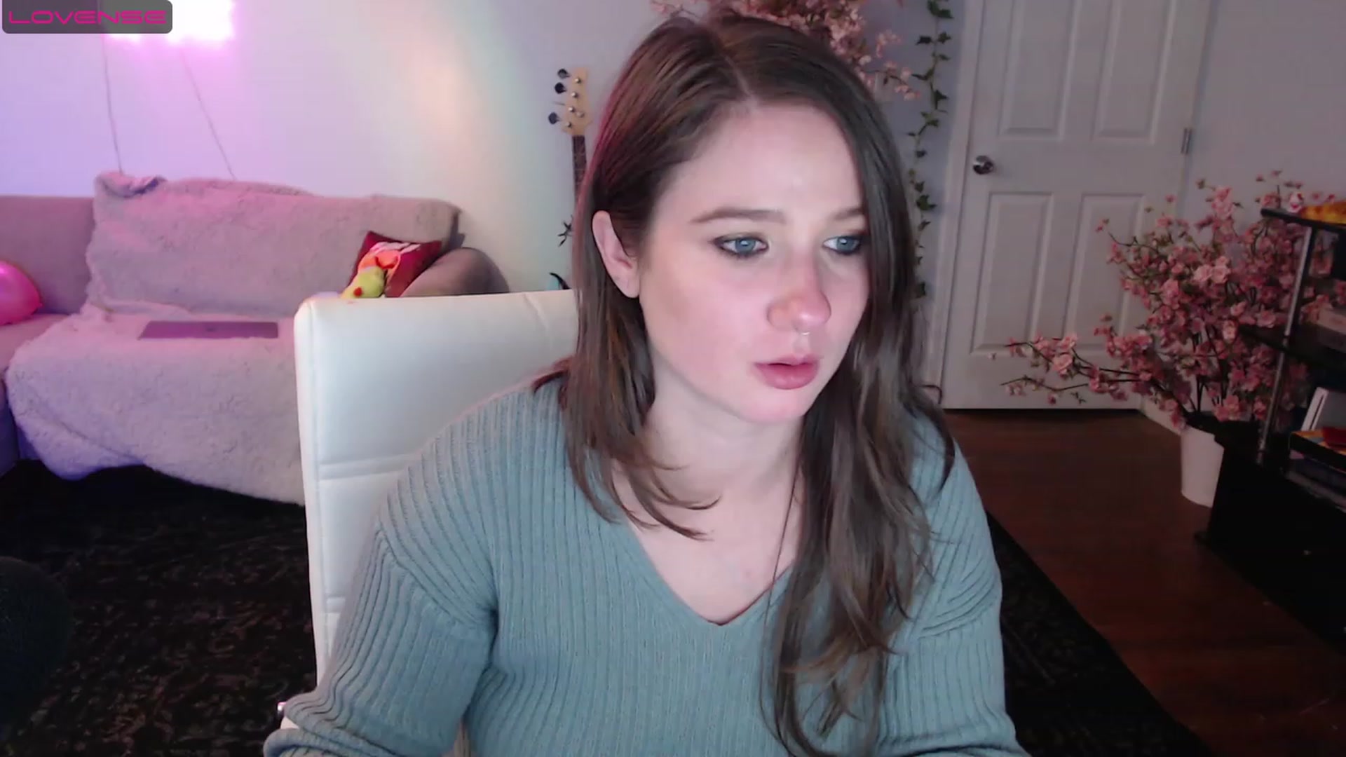 Gallery image thumbnail from Jane_Fern's myfreecams stream on, 08/10/2023, 04:29 image 1 of 20
