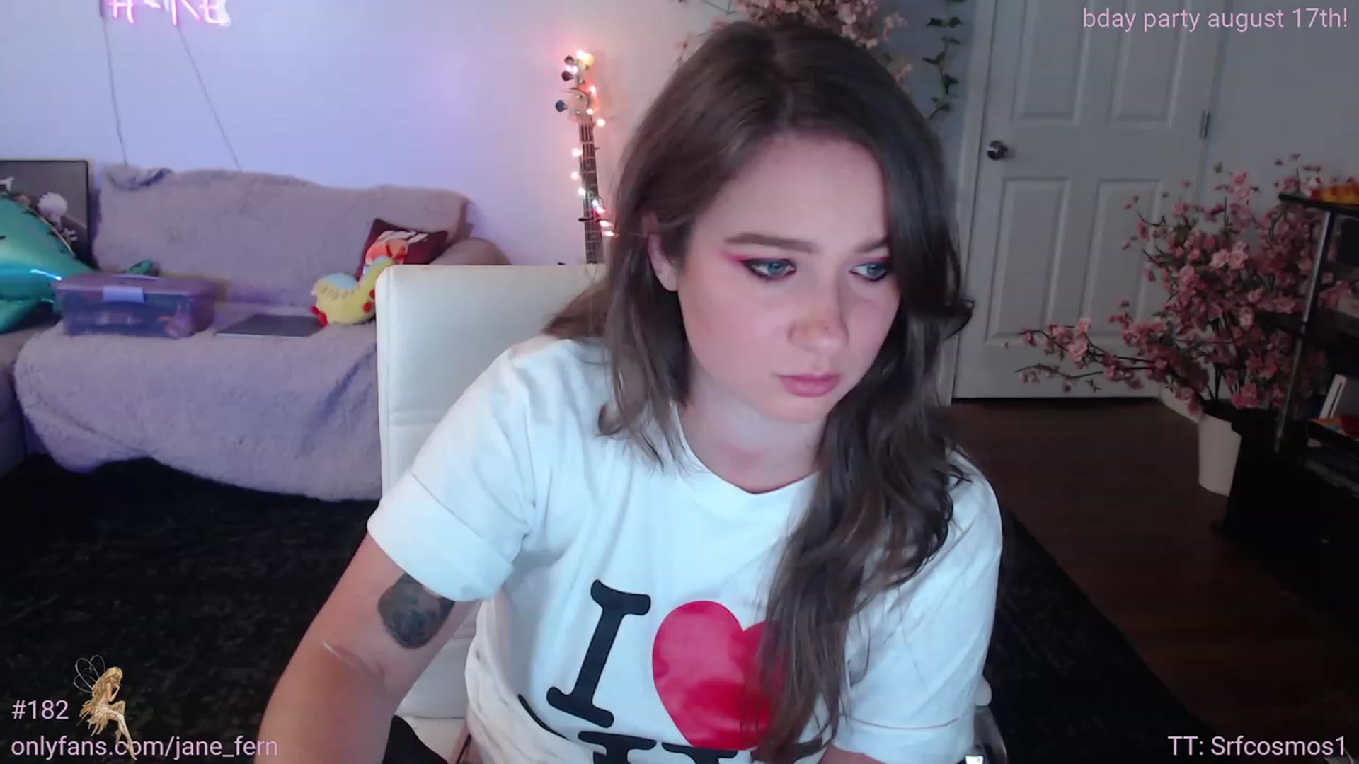 Gallery image thumbnail from Jane_Fern's myfreecams stream on, 08/17/2023, 03:17 image 10 of 20