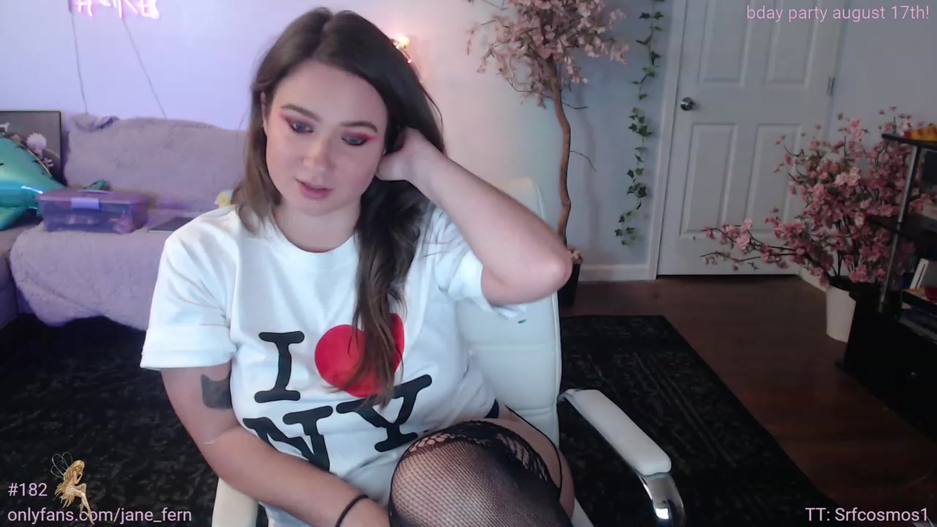 Gallery image thumbnail from Jane_Fern's myfreecams stream on, 08/17/2023, 03:17 image 9 of 20