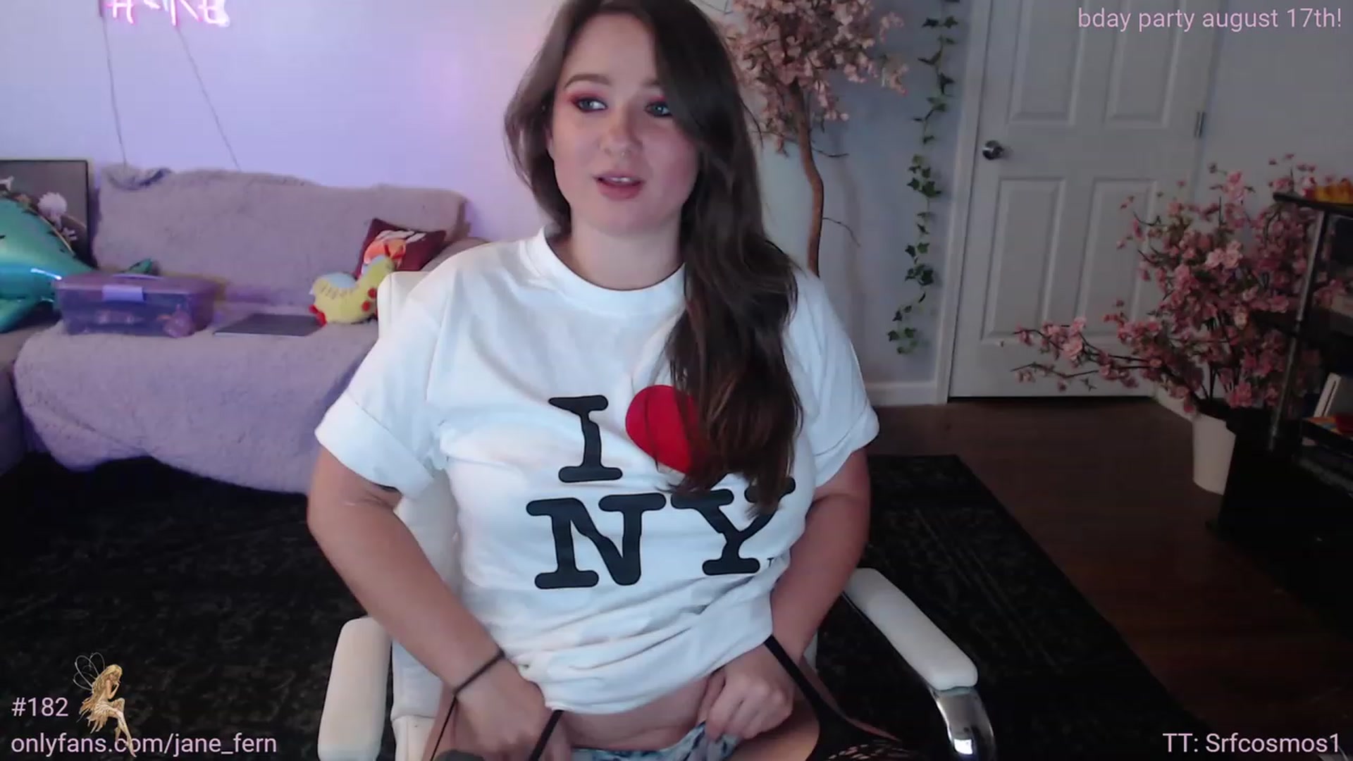 Gallery image thumbnail from Jane_Fern's myfreecams stream on, 08/17/2023, 03:17 image 7 of 20