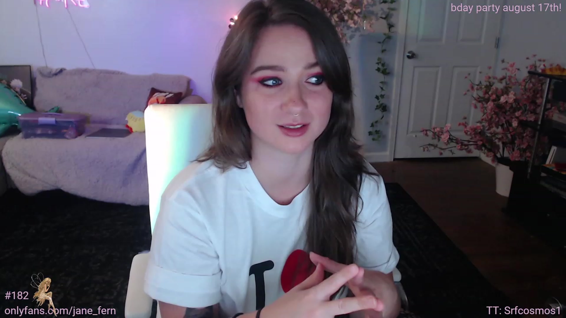 Gallery image thumbnail from Jane_Fern's myfreecams stream on, 08/17/2023, 03:17 image 1 of 20
