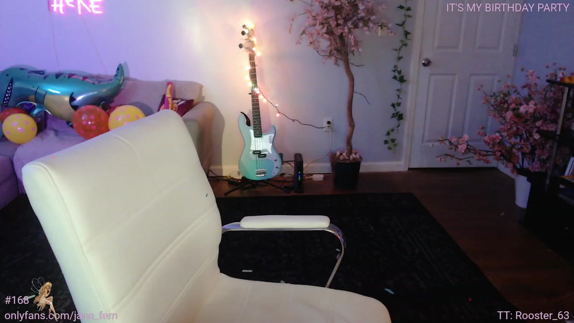 Gallery image thumbnail from Jane_Fern's myfreecams stream on, 08/18/2023, 06:35 image 5 of 20