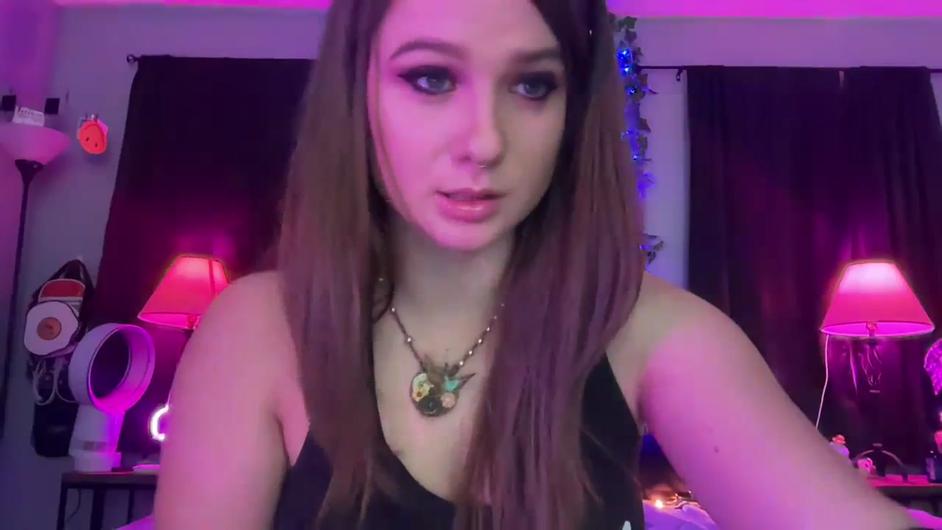 Gallery image thumbnail from Jane_Fern's myfreecams stream on, 08/26/2023, 02:22 image 7 of 20