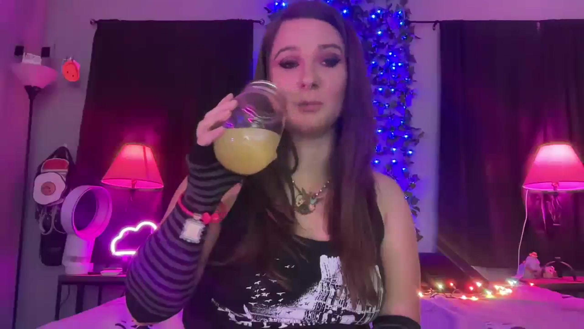Gallery image thumbnail from Jane_Fern's myfreecams stream on, 08/26/2023, 03:06 image 6 of 20