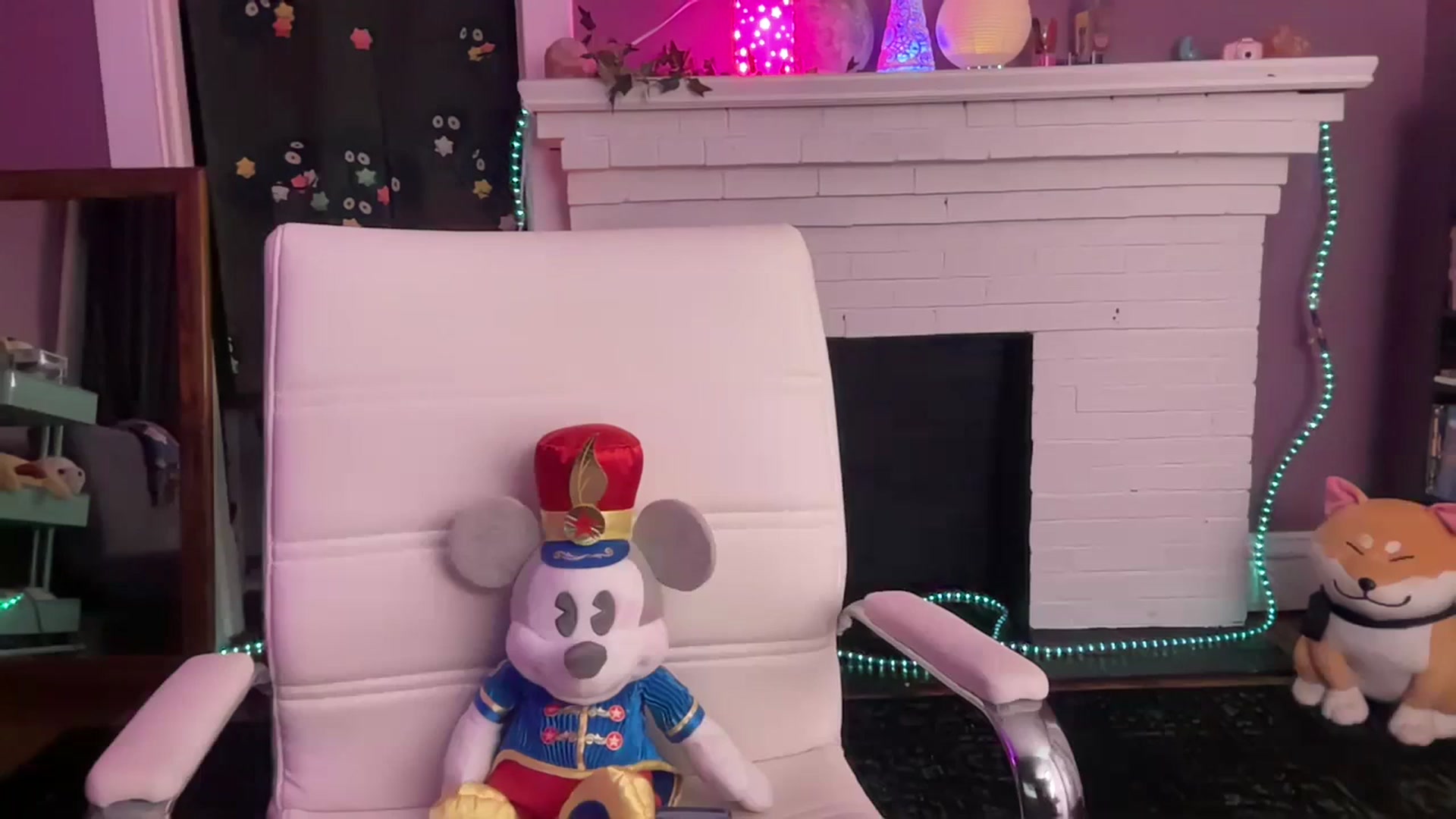 Gallery image thumbnail from Jane_Fern's myfreecams stream on, 11/15/2023, 04:06 image 1 of 20