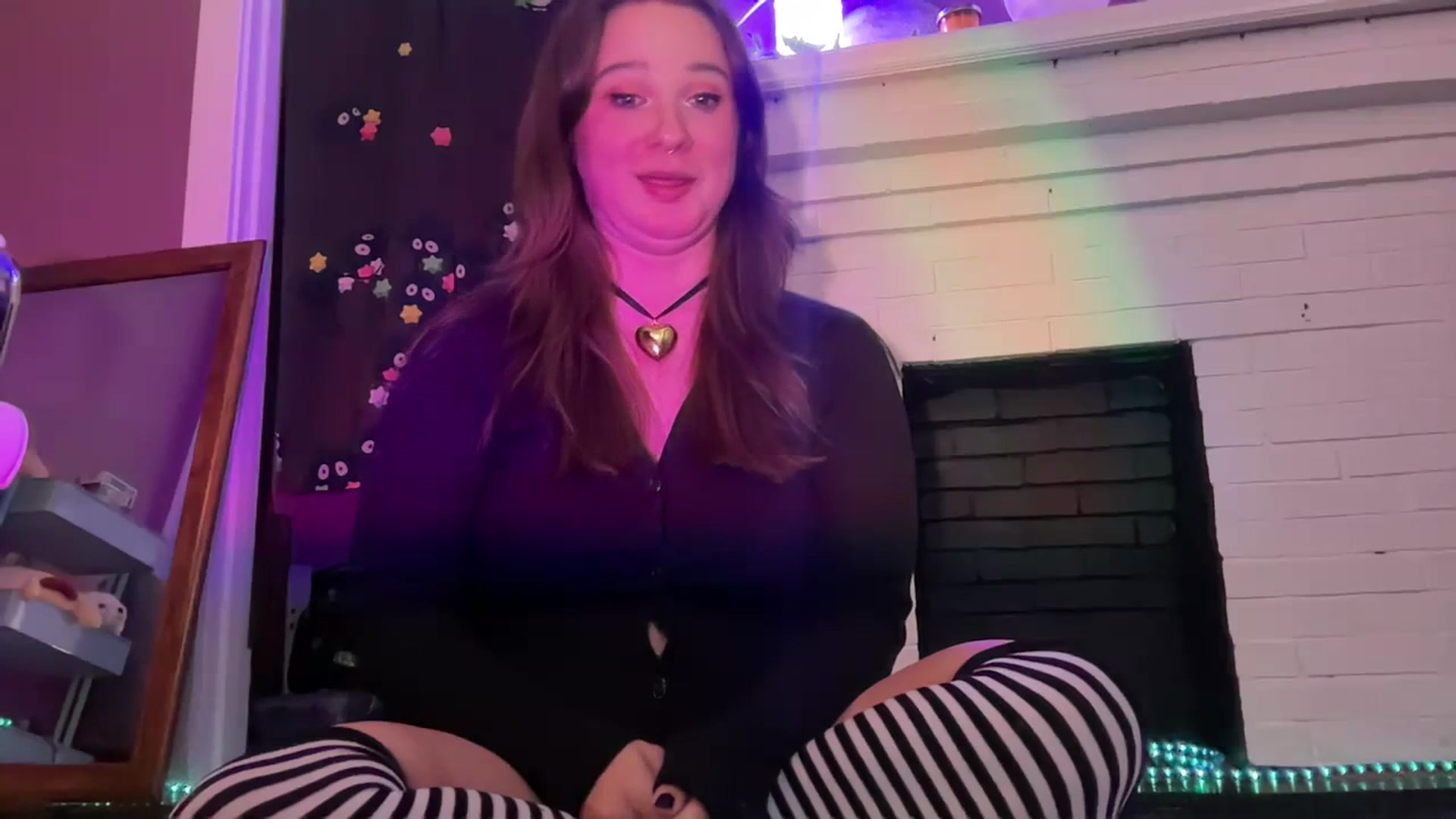 Gallery image thumbnail from Jane_Fern's myfreecams stream on, 11/21/2023, 06:19 image 2 of 20