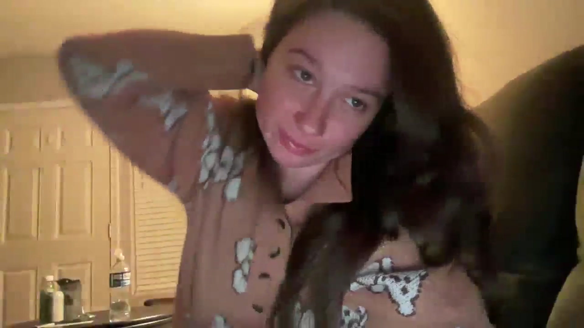 Gallery image thumbnail from Jane_Fern's myfreecams stream on, 12/20/2023, 23:26 image 16 of 20