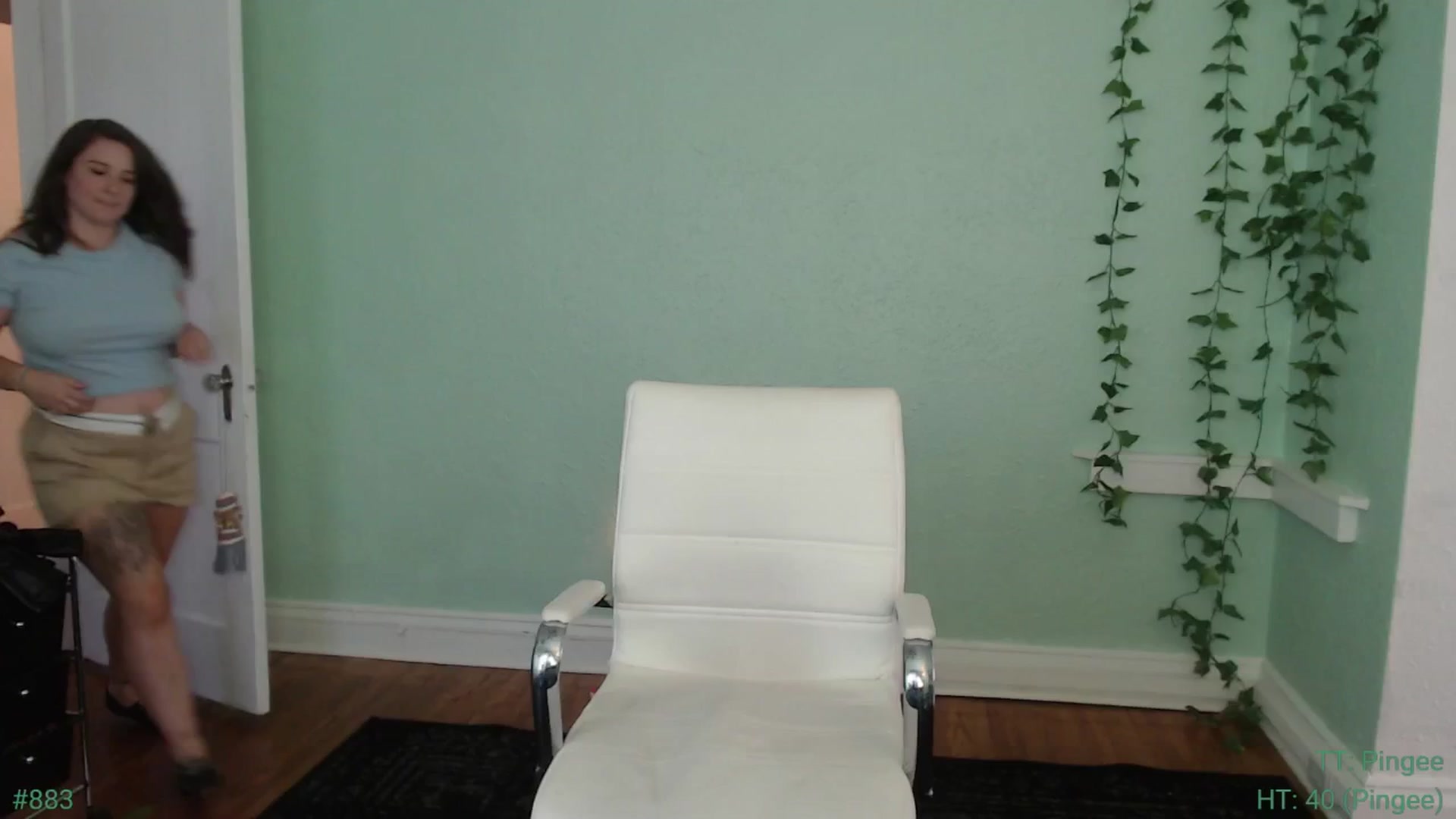 Gallery image thumbnail from Jane_Fern's myfreecams stream on, 07/08/2024, 23:29 image 2 of 20