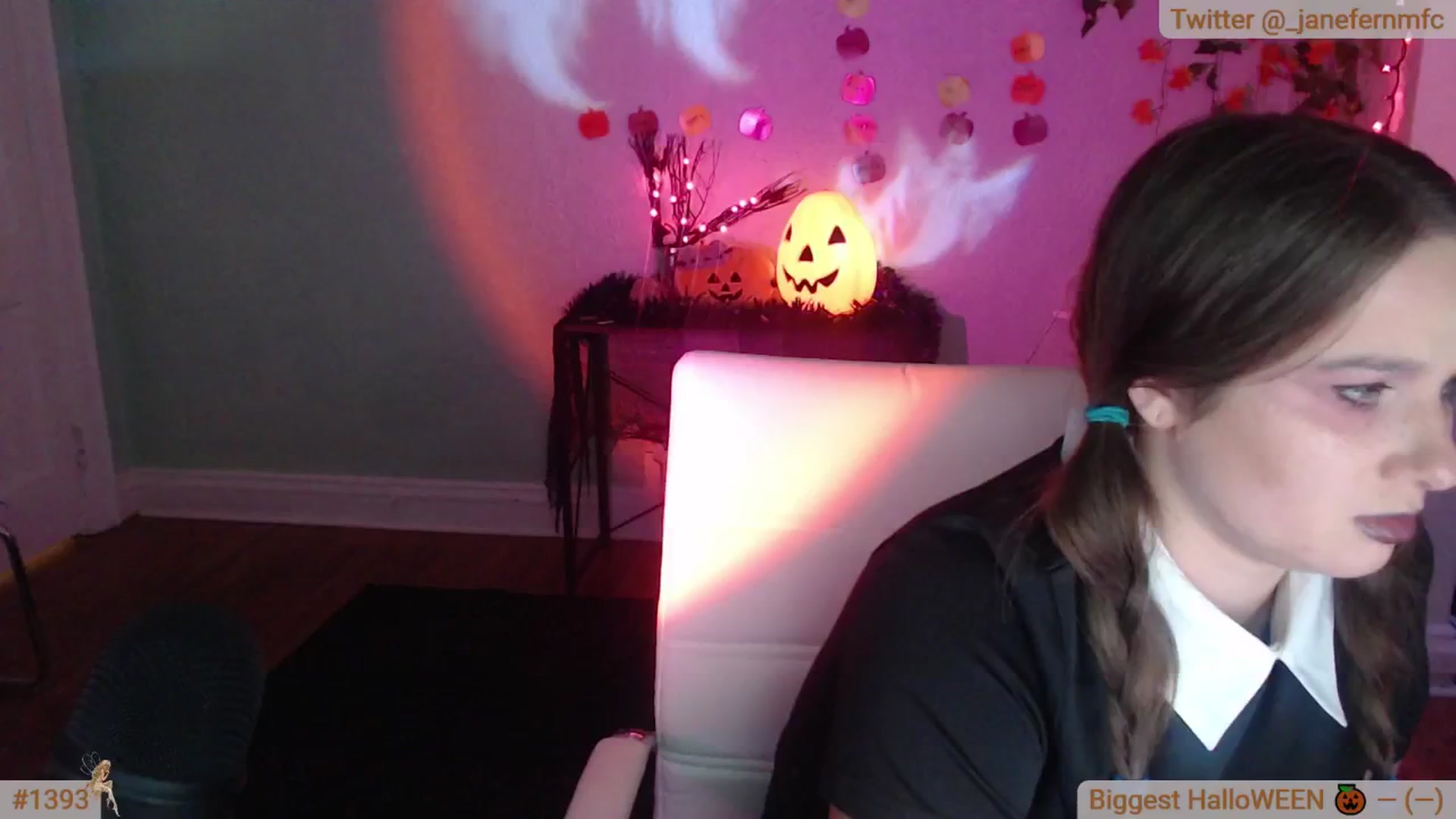 Gallery image thumbnail from Jane_Fern's myfreecams stream on, 10/15/2024, 05:22 image 4 of 20