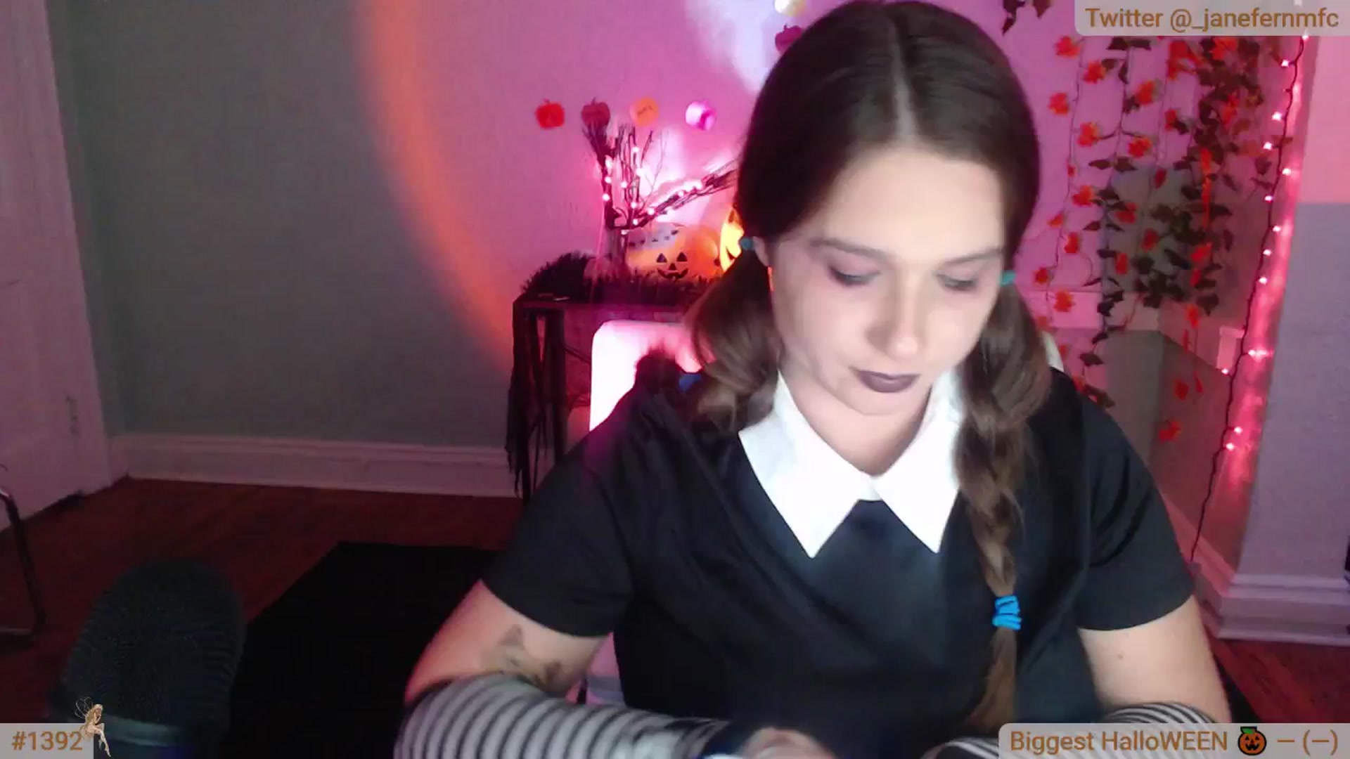 Gallery image thumbnail from Jane_Fern's myfreecams stream on, 10/15/2024, 05:22 image 3 of 20