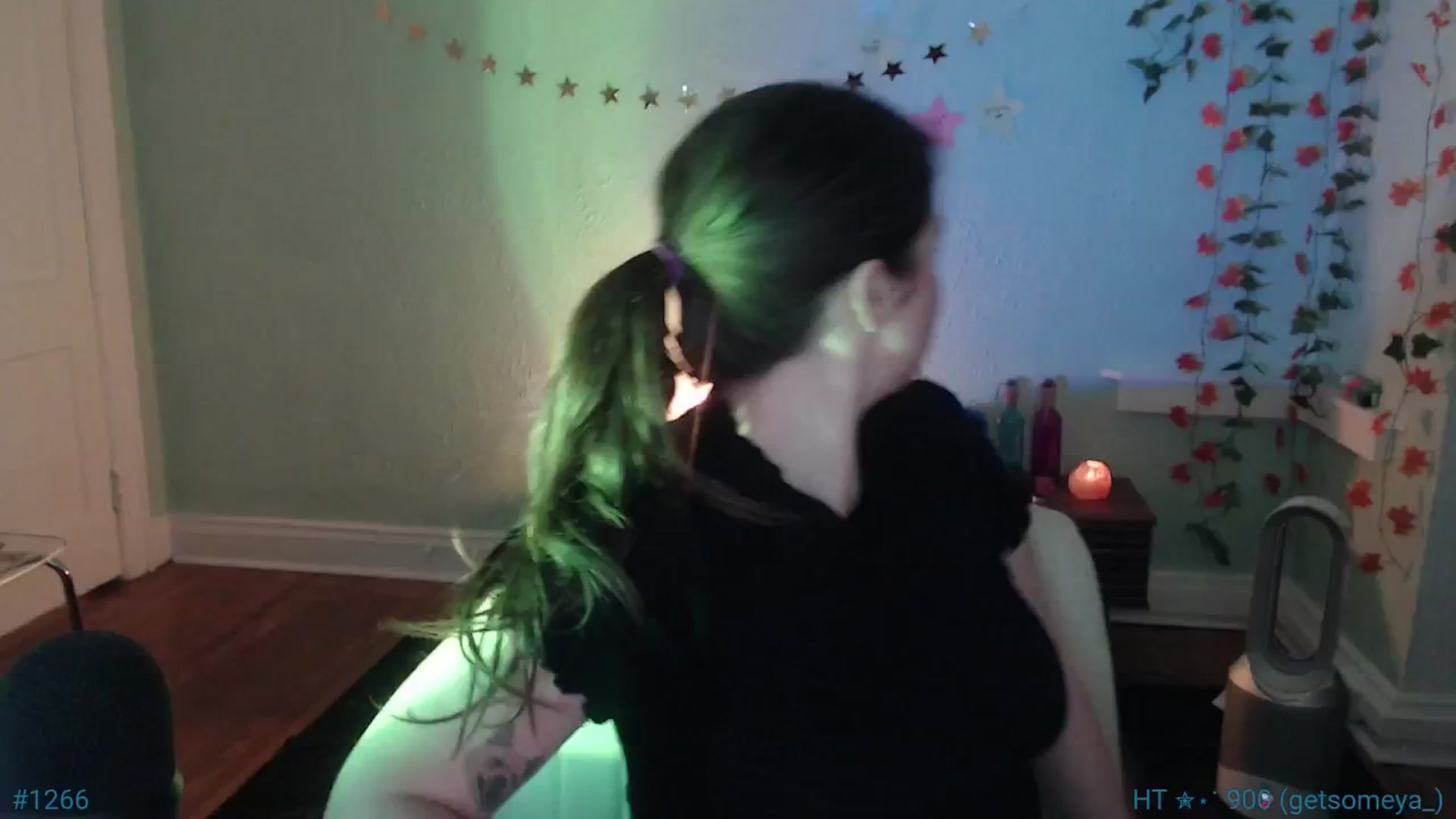 Gallery image thumbnail from Jane_Fern's myfreecams stream on, 01/21/2025, 04:02 image 7 of 20
