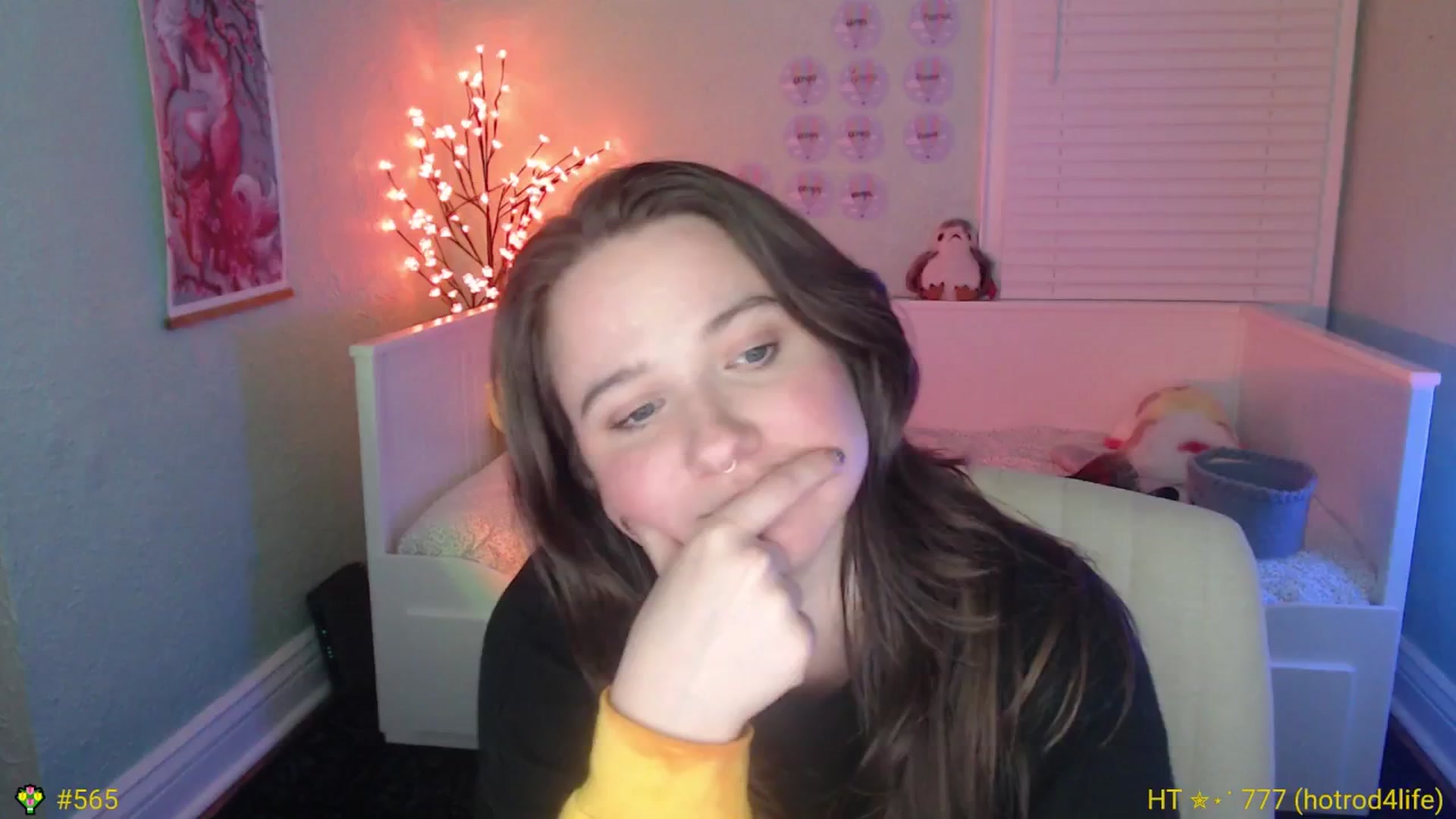 Gallery image thumbnail from Jane_Fern's myfreecams stream on, 04/17/2025, 05:22 image 18 of 20