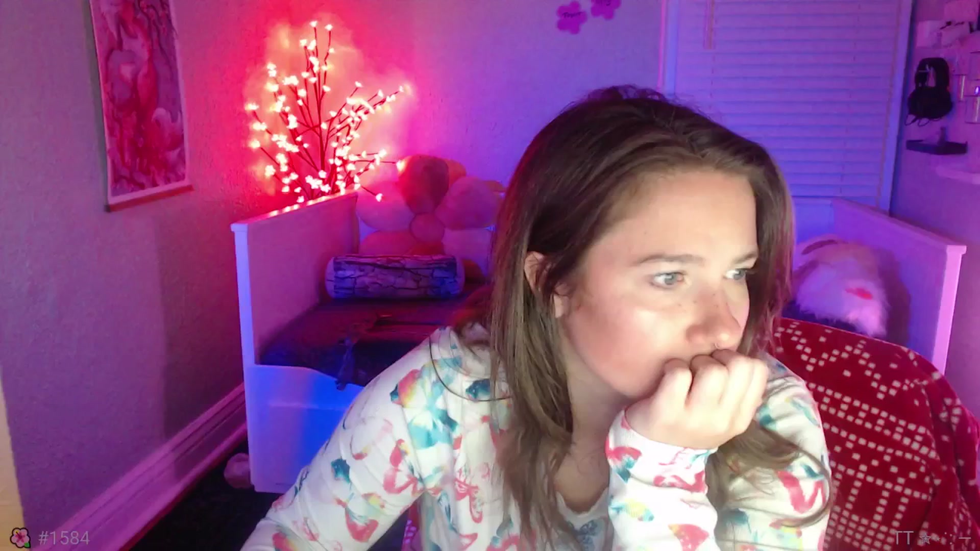 Gallery image thumbnail from Jane_Fern's myfreecams stream on, 05/15/2025, 04:47 image 2 of 20