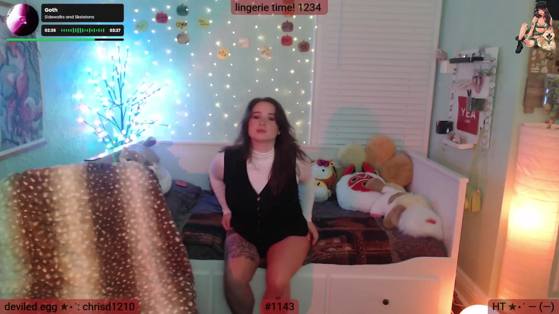 Gallery image thumbnail from Jane_Fern's myfreecams stream on, 11/25/2025, 08:17 image 4 of 20