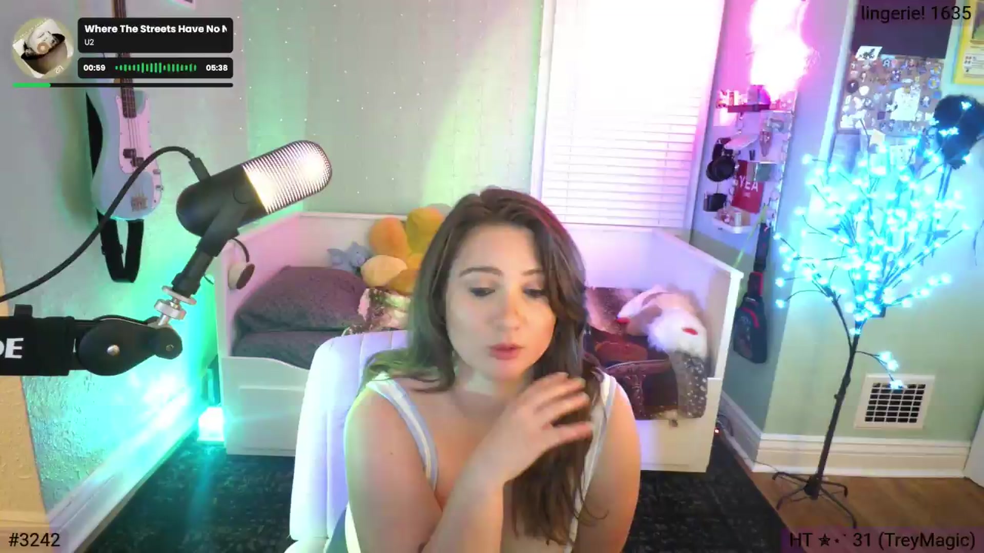 Gallery image thumbnail from Jane_Fern's myfreecams stream on, 05/14/2026, 02:53 image 4 of 20
