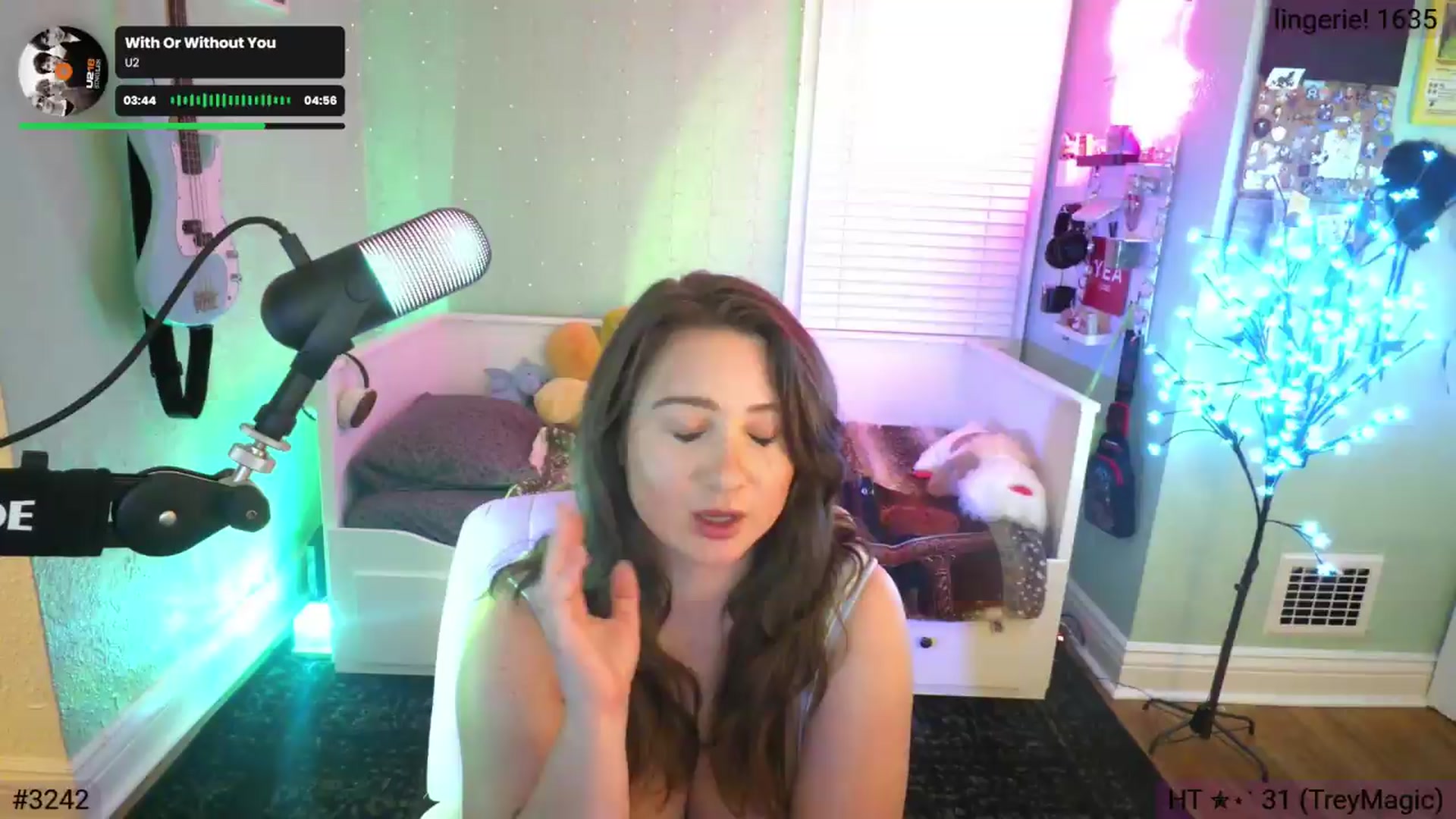 Gallery image thumbnail from Jane_Fern's myfreecams stream on, 05/14/2026, 02:53 image 3 of 20