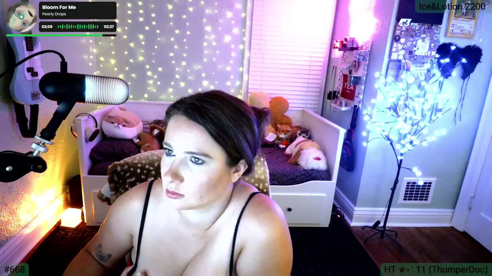 Gallery image thumbnail from Jane_Fern's myfreecams stream on, 06/10/2026, 03:28 image 15 of 20