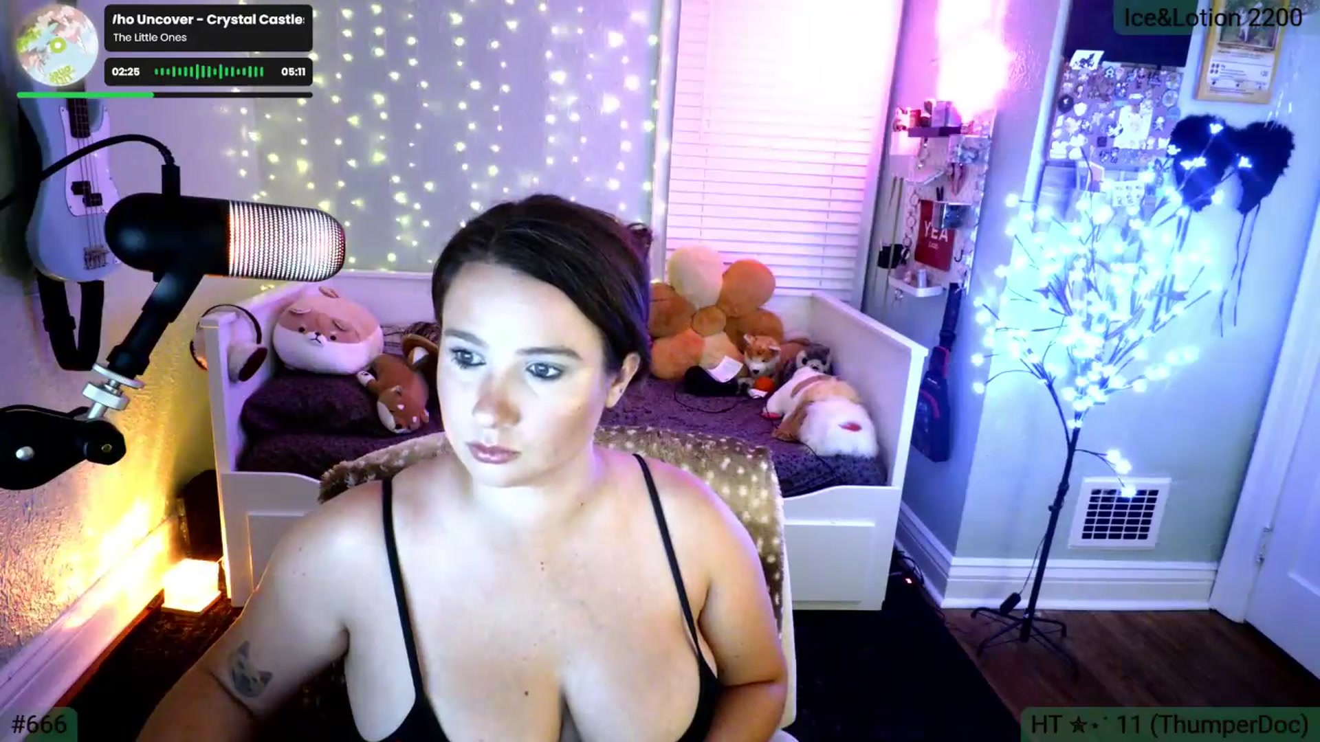 Gallery image thumbnail from Jane_Fern's myfreecams stream on, 06/10/2026, 03:28 image 11 of 20
