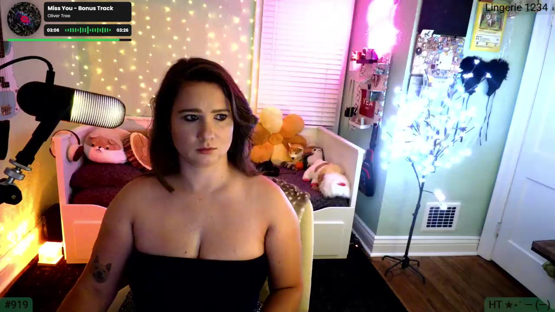 Gallery image thumbnail from Jane_Fern's myfreecams stream on, 06/16/2026, 04:26 image 1 of 20