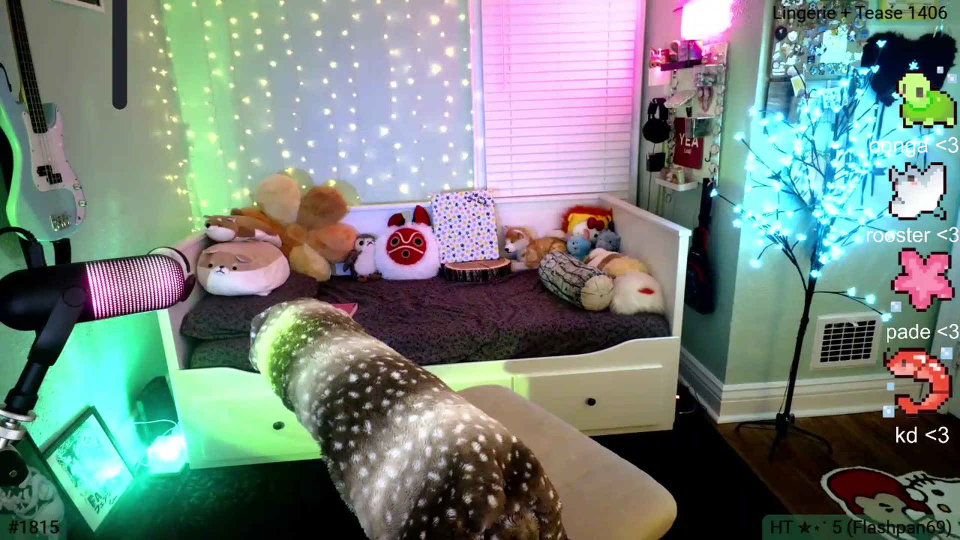 Gallery image thumbnail from Jane_Fern's myfreecams stream on, 07/28/2026, 04:17 image 6 of 20