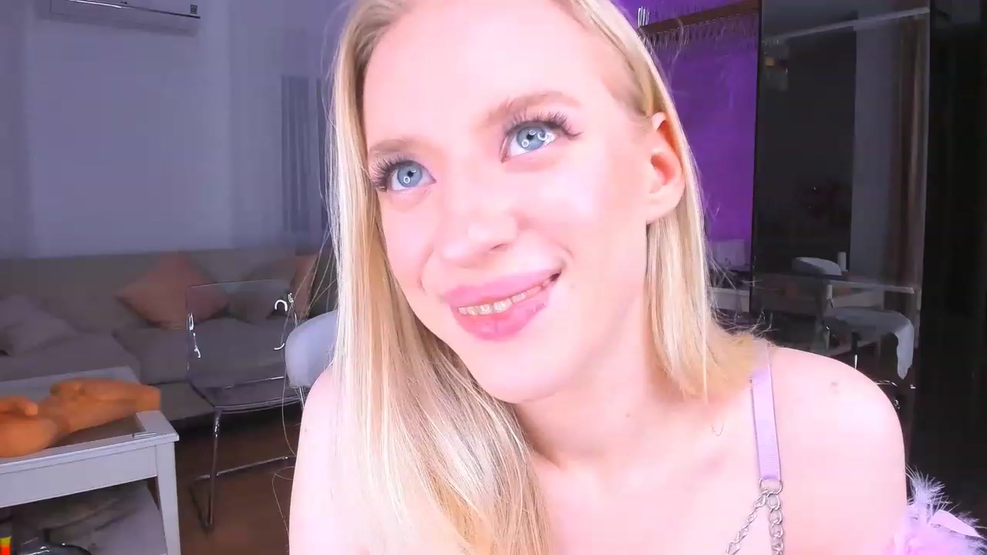 Gallery image thumbnail from Jane_Klein's myfreecams stream on, 04/10/2023, 05:54 image 15 of 20
