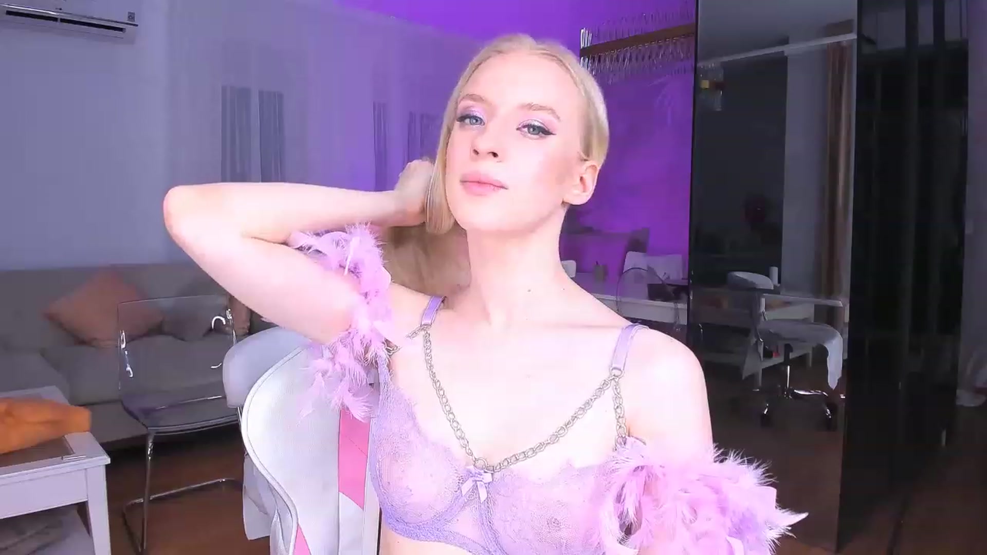 Gallery image thumbnail from Jane_Klein's myfreecams stream on, 04/10/2023, 05:54 image 7 of 20