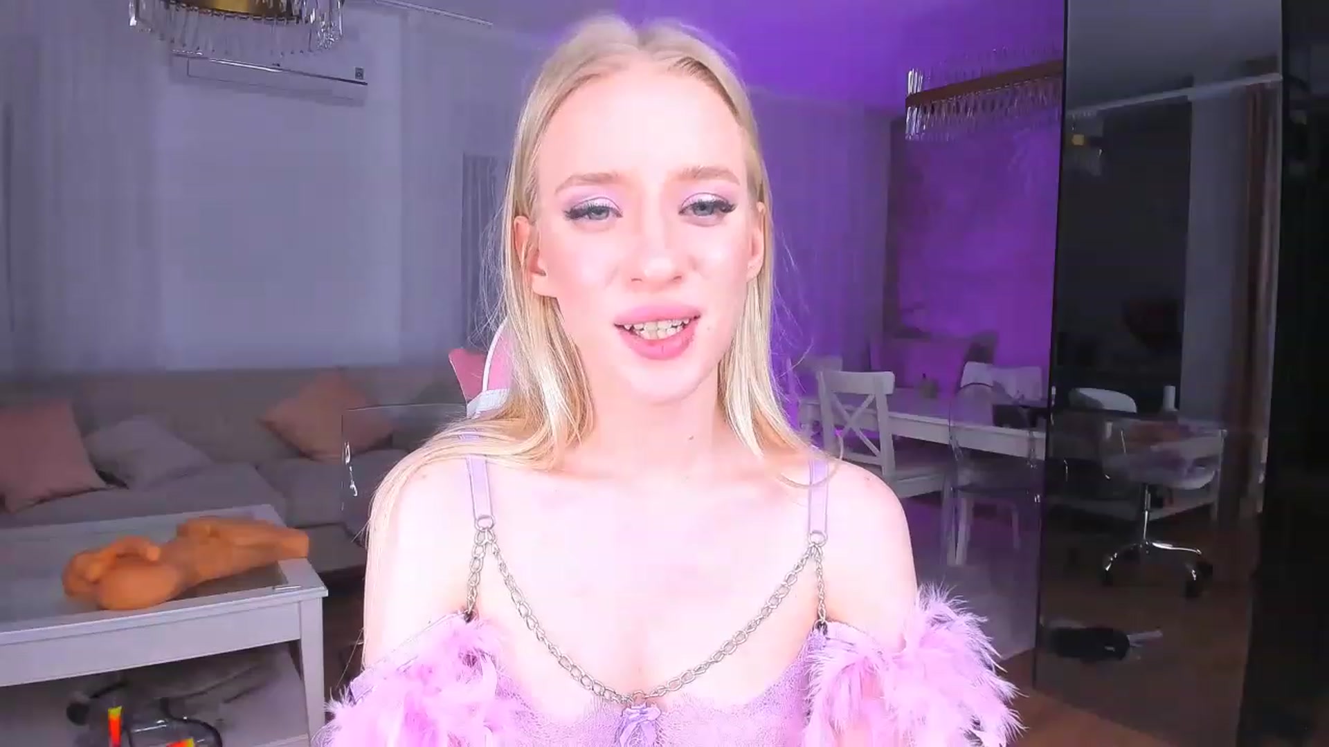 Gallery image thumbnail from Jane_Klein's myfreecams stream on, 04/10/2023, 09:01 image 17 of 20
