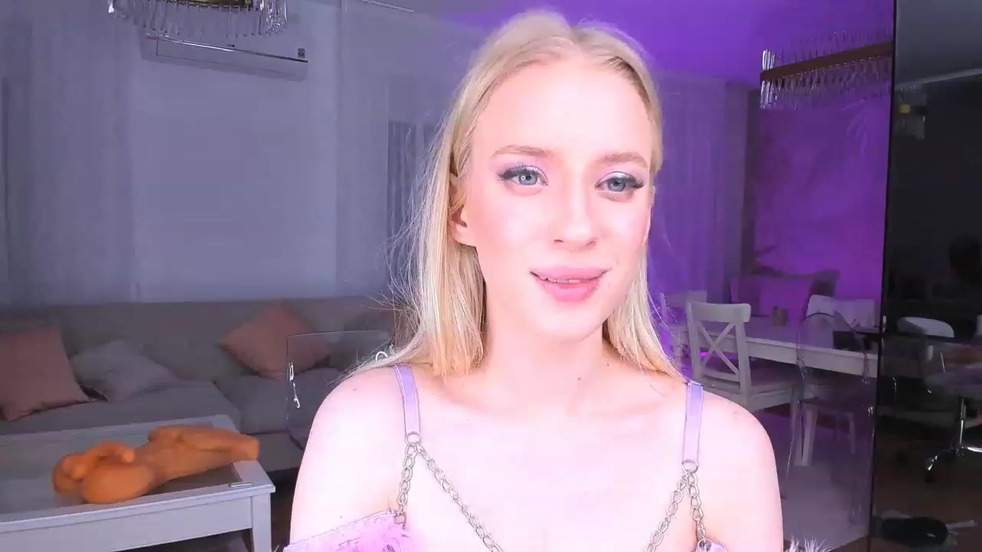Gallery image thumbnail from Jane_Klein's myfreecams stream on, 04/10/2023, 09:01 image 8 of 20