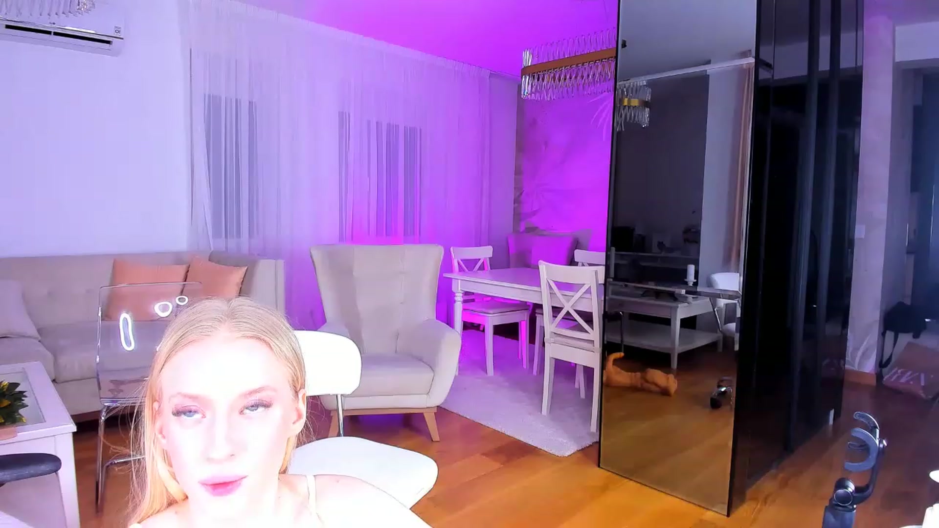 Gallery image thumbnail from Jane_Klein's myfreecams stream on, 04/26/2023, 19:35 image 4 of 20