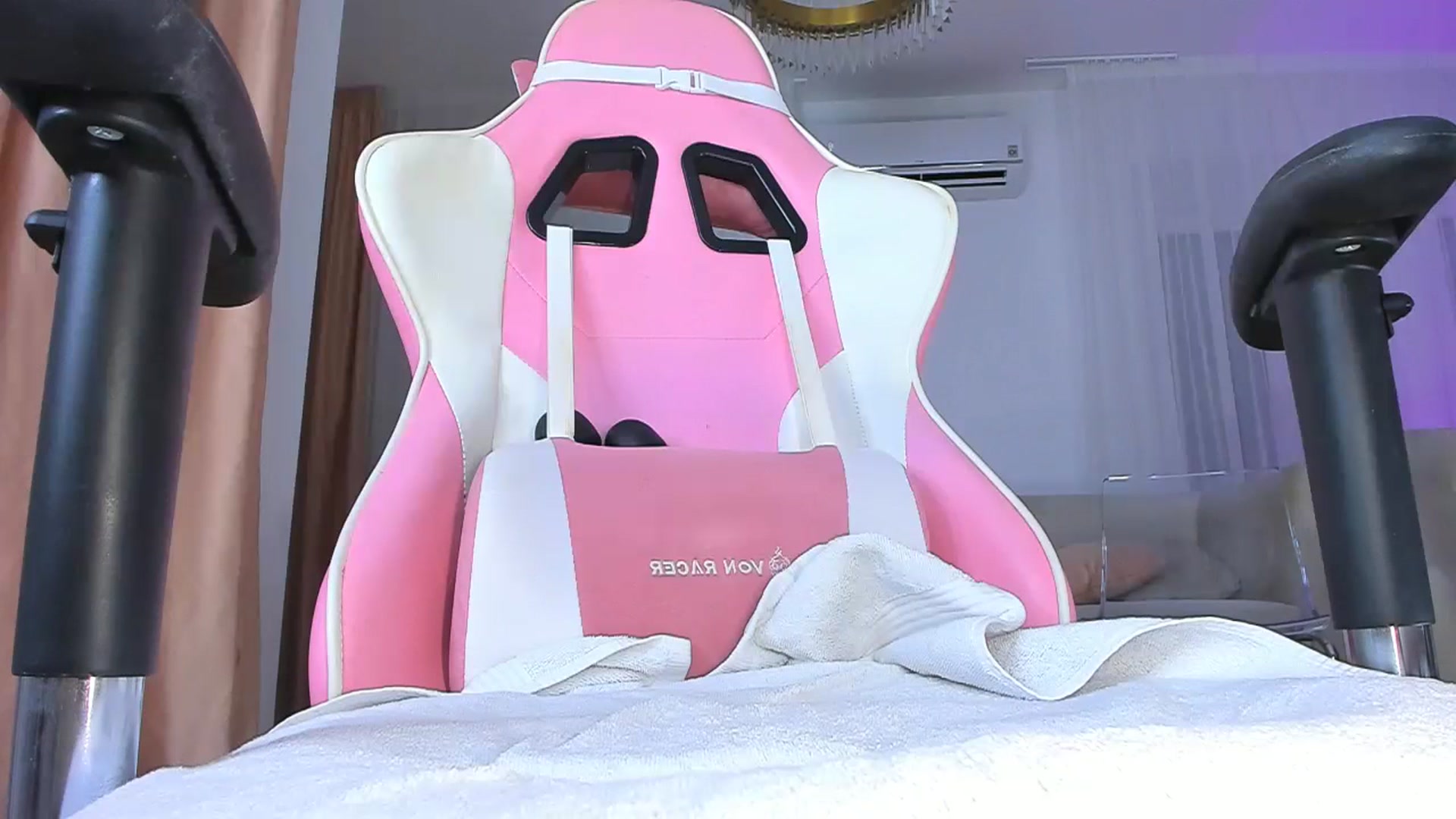 Gallery image thumbnail from Jane_Klein's myfreecams stream on, 07/13/2023, 07:32 image 13 of 20