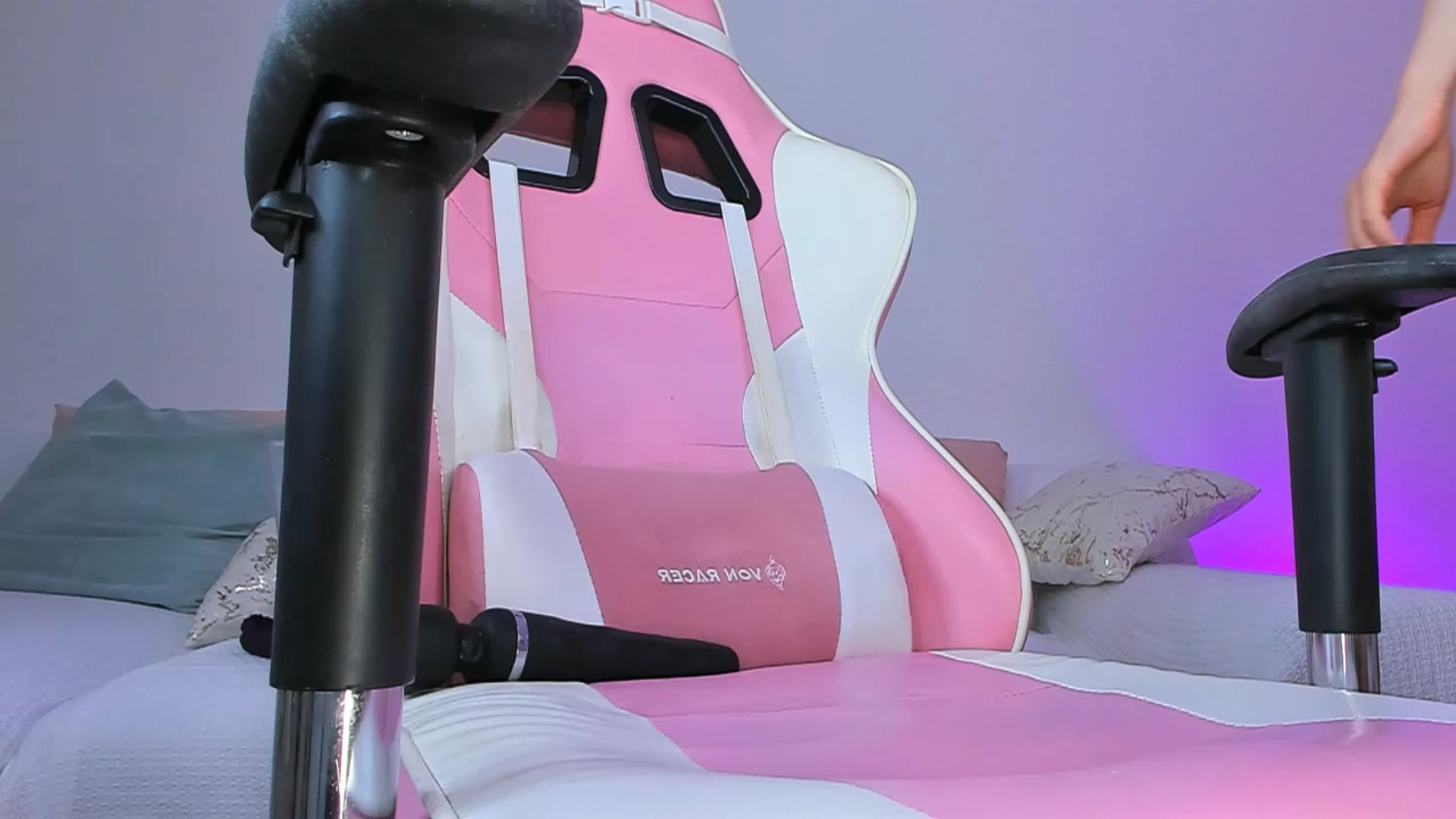 Gallery image thumbnail from Jane_Klein's myfreecams stream on, 07/19/2023, 05:47 image 7 of 20
