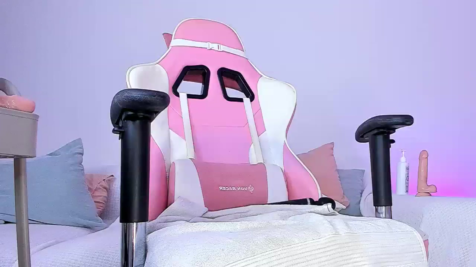 Gallery image thumbnail from Jane_Klein's myfreecams stream on, 07/31/2023, 24:07 image 15 of 20