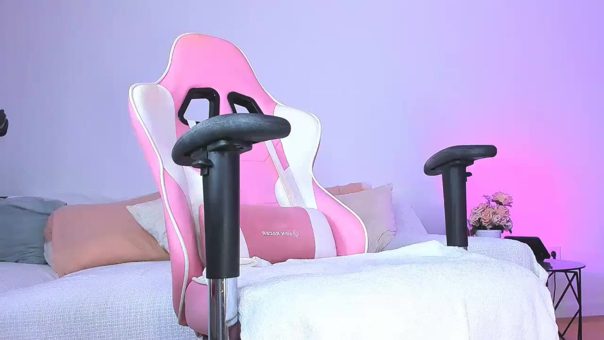 Gallery image thumbnail from Jane_Klein's myfreecams stream on, 11/14/2023, 08:57 image 1 of 20