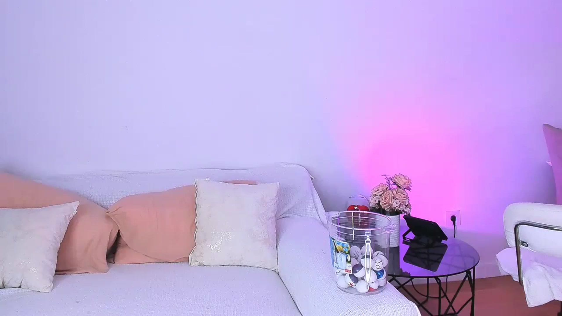 Gallery image thumbnail from Jane_Klein's myfreecams stream on, 11/15/2023, 06:55 image 14 of 20