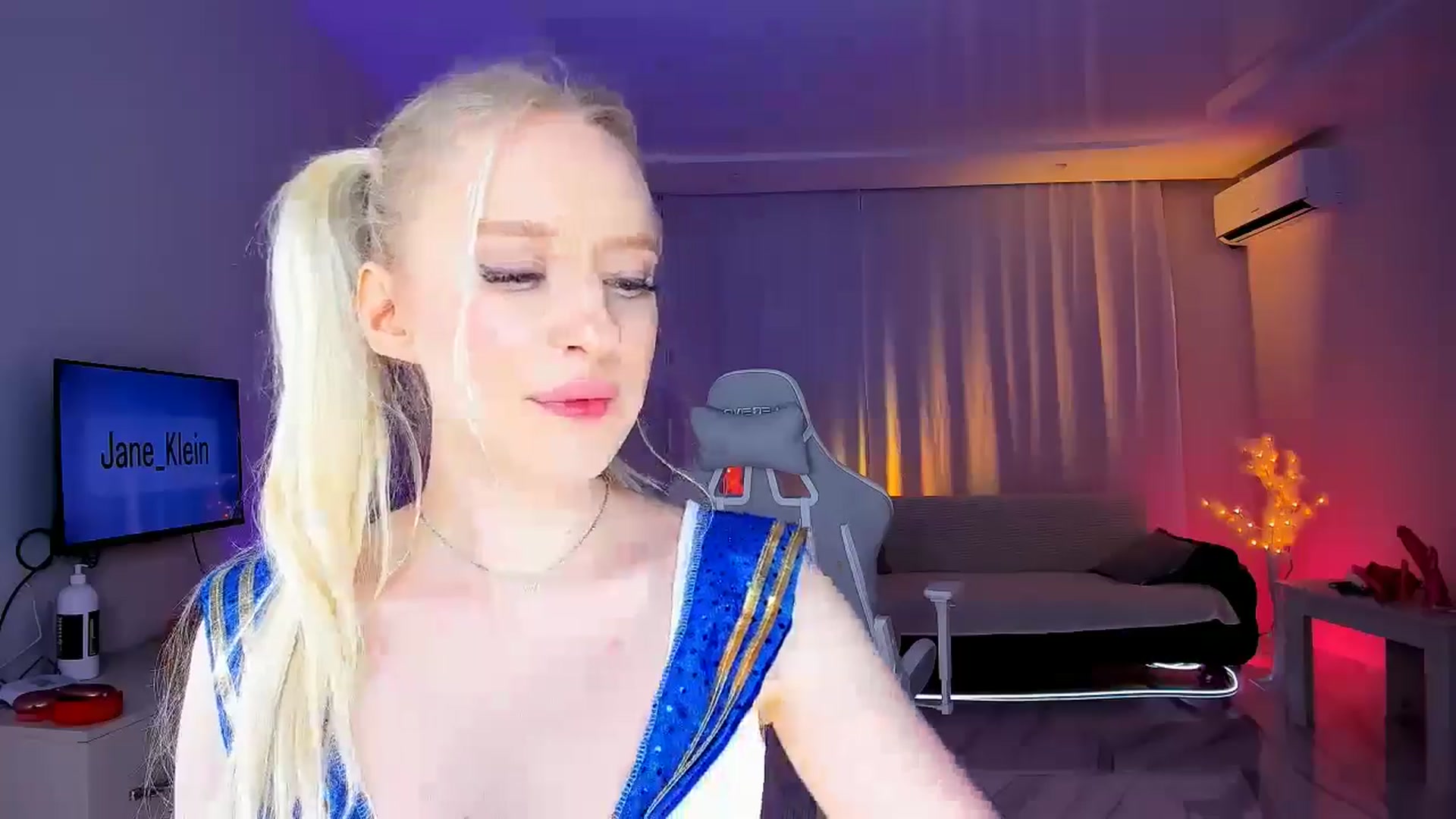 Gallery image thumbnail from Jane_Klein's myfreecams stream on, 04/28/2024, 19:47 image 2 of 20