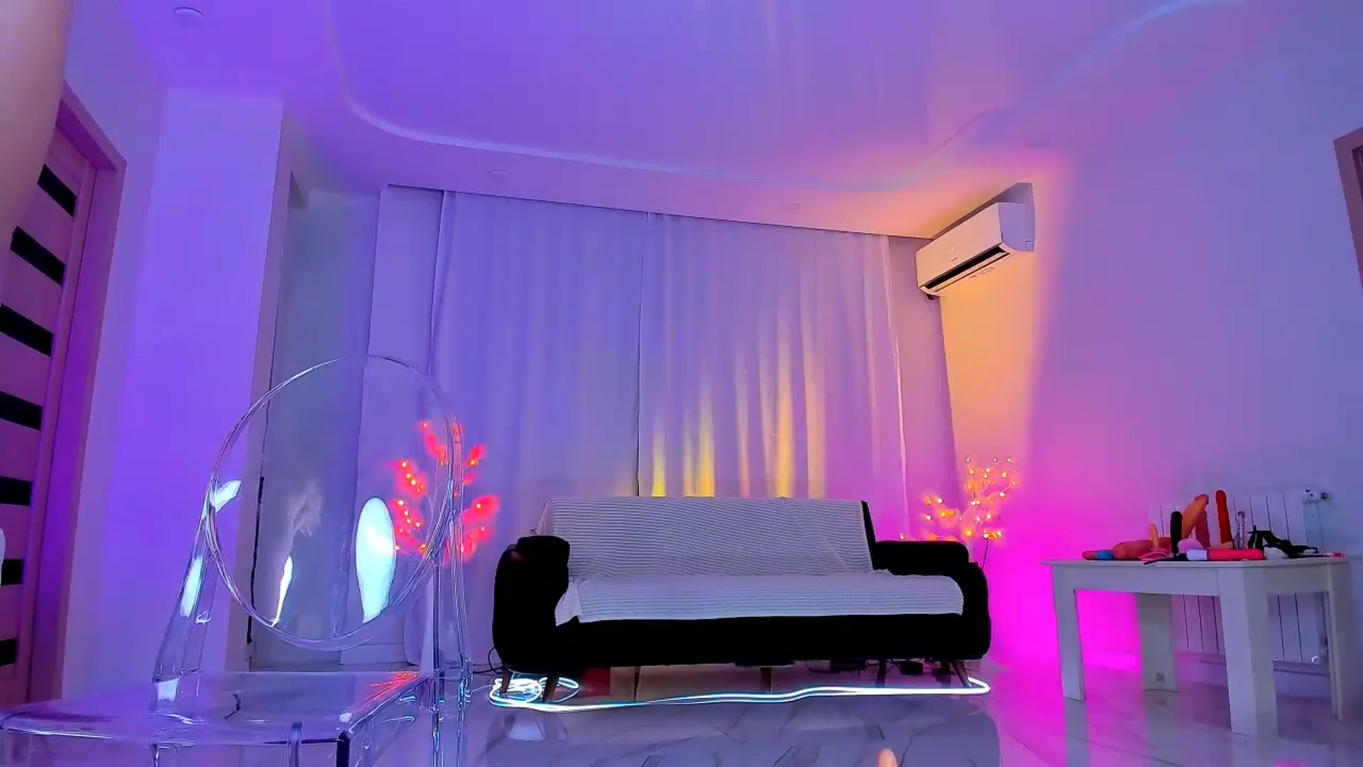Gallery image thumbnail from Jane_Klein's myfreecams stream on, 06/07/2024, 23:31 image 4 of 20