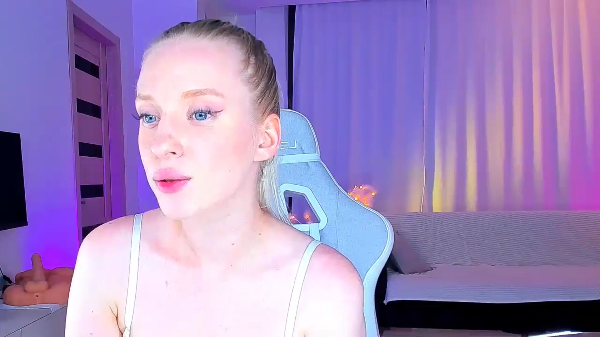 Gallery image thumbnail from Jane_Klein's myfreecams stream on, 07/06/2024, 01:09 image 2 of 20