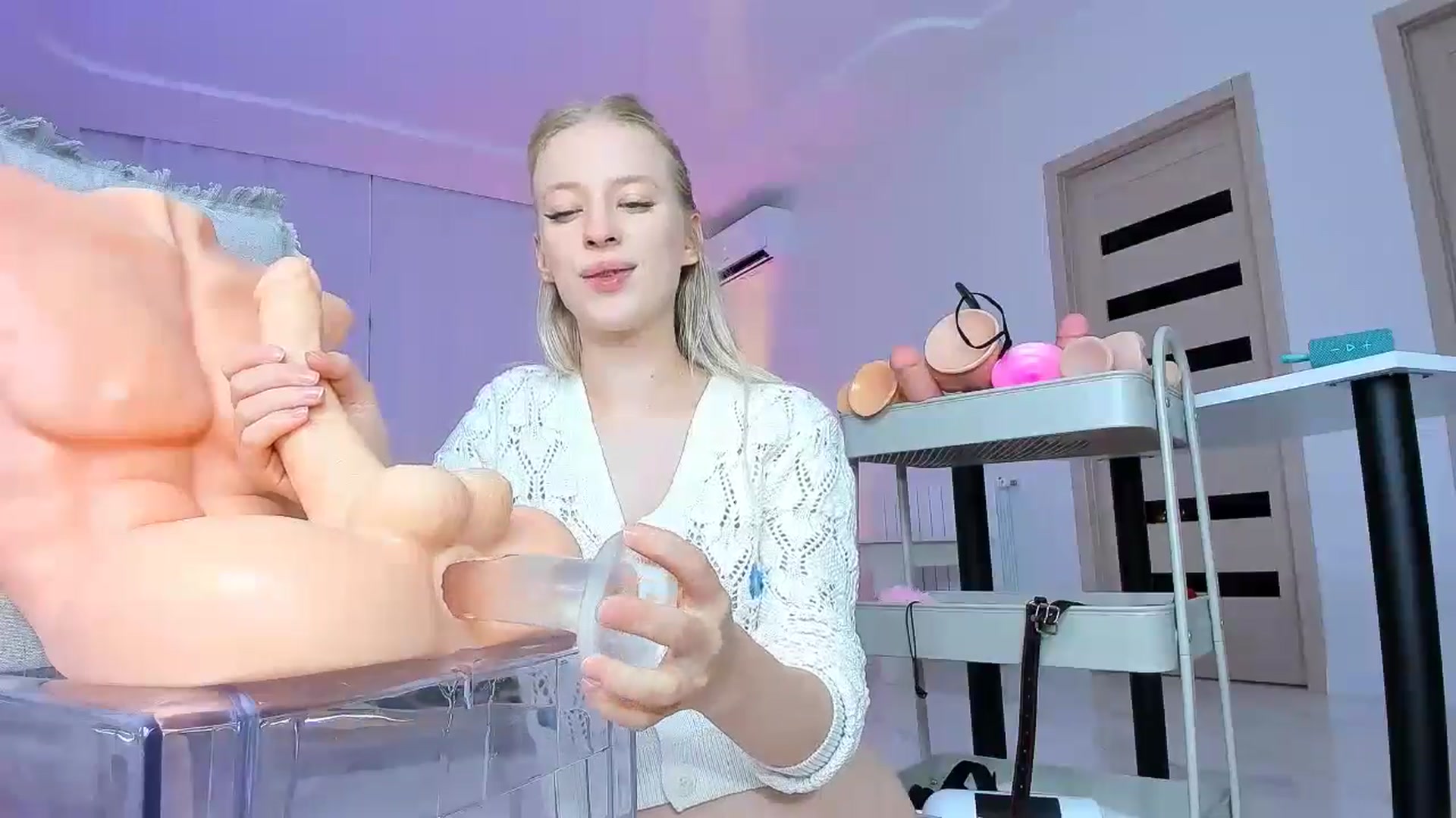 Gallery image thumbnail from Jane_Klein's myfreecams stream on, 09/11/2024, 15:30 image 9 of 20