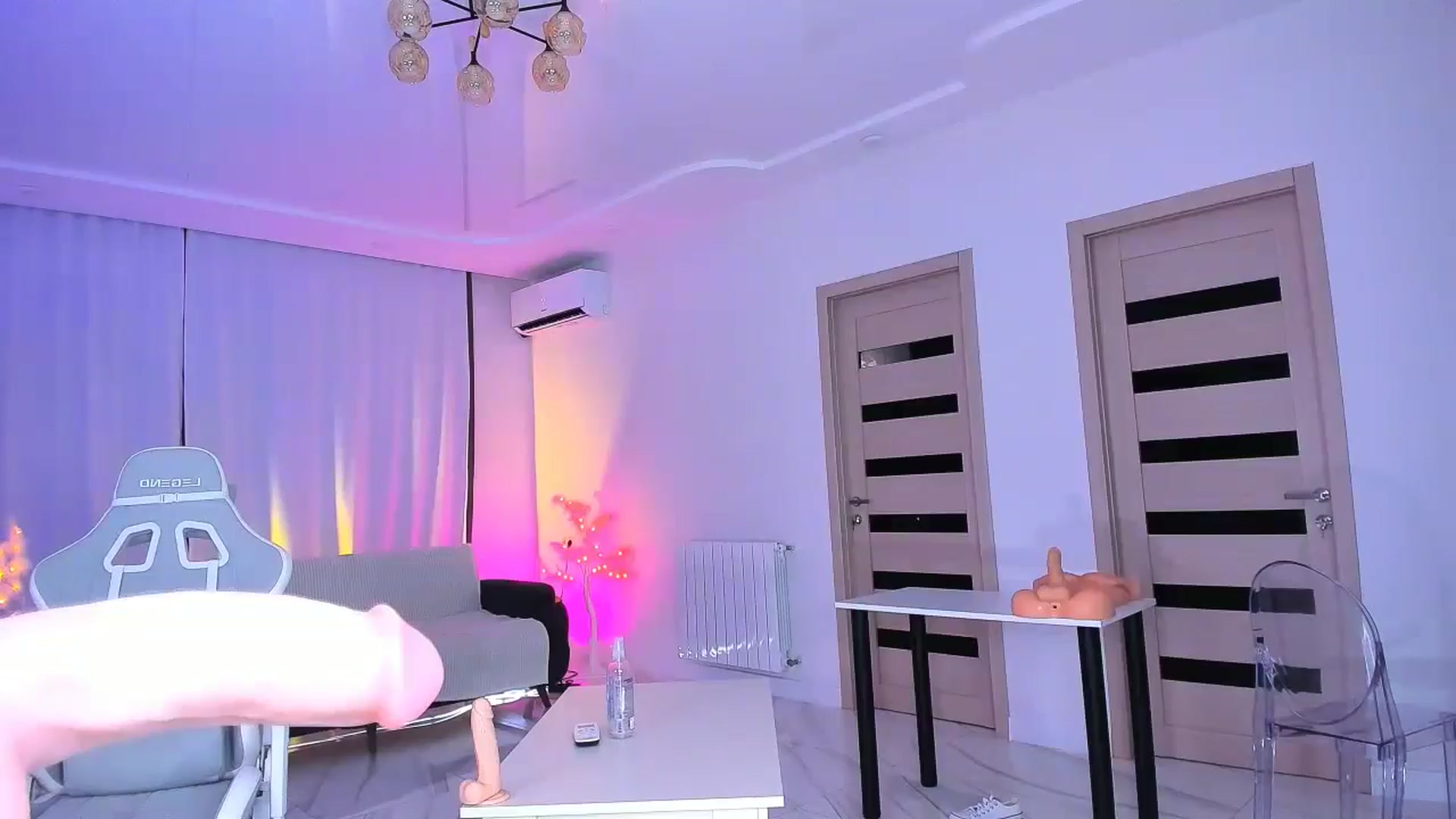 Gallery image thumbnail from Jane_Klein's myfreecams stream on, 09/15/2024, 08:42 image 8 of 20