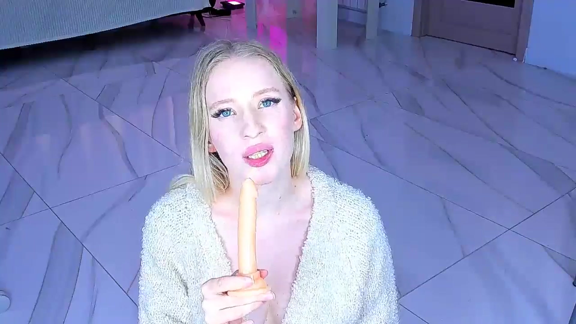 Gallery image thumbnail from Jane_Klein's myfreecams stream on, 10/07/2024, 06:57 image 14 of 20