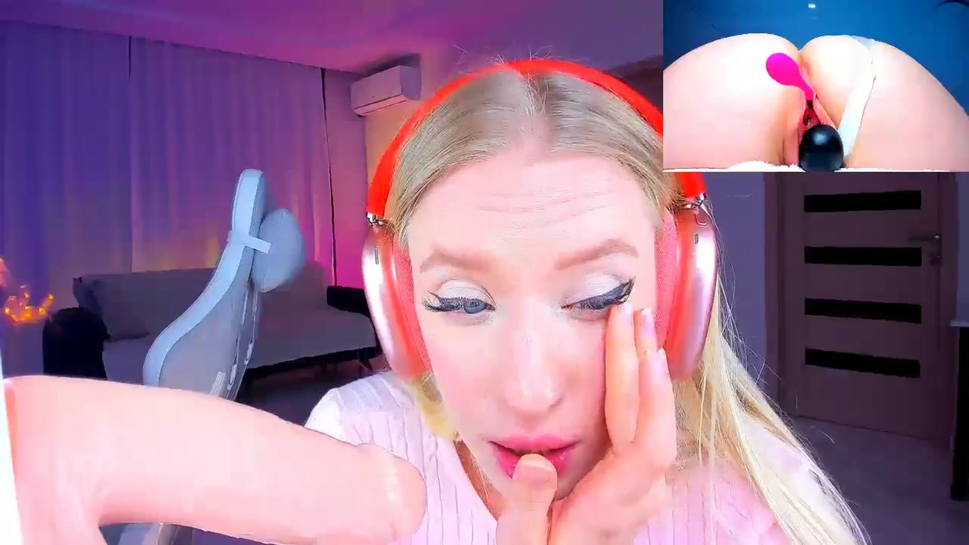 Gallery image thumbnail from Jane_Klein's myfreecams stream on, 10/17/2024, 23:29 image 4 of 20