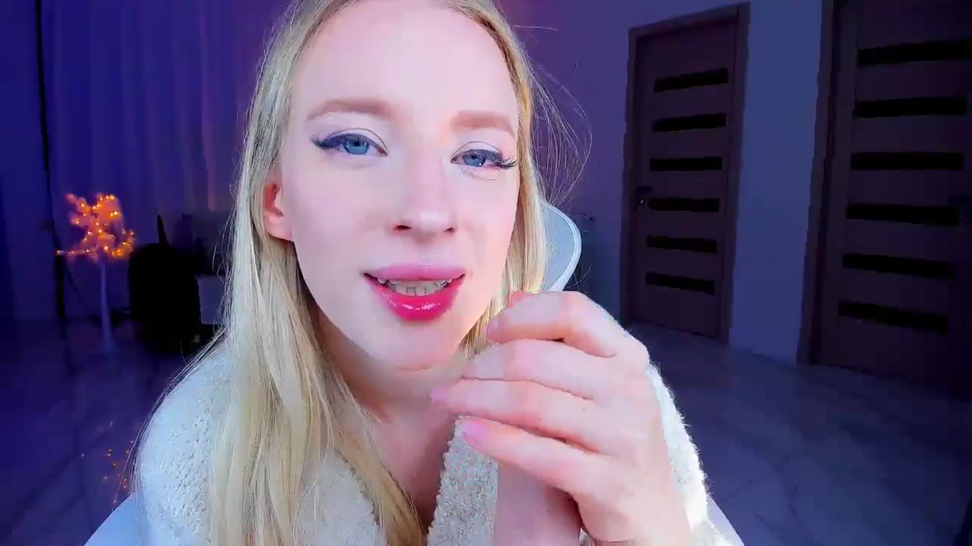 Gallery image thumbnail from Jane_Klein's myfreecams stream on, 10/20/2024, 24:04 image 12 of 20