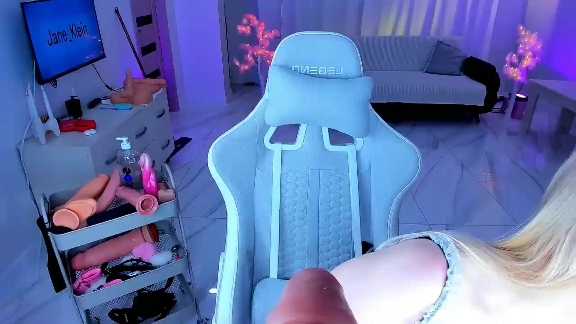 Gallery image thumbnail from Jane_Klein's myfreecams stream on, 02/19/2025, 01:45 image 3 of 20