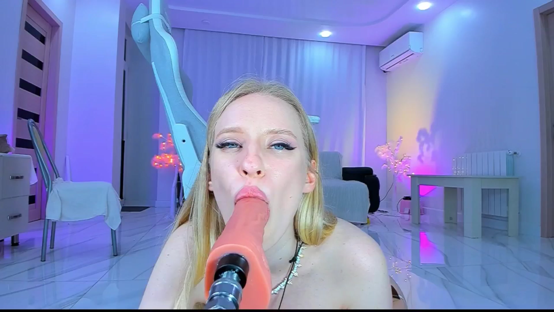 Gallery image thumbnail from Jane_Klein's myfreecams stream on, 04/27/2025, 24:03 image 5 of 20