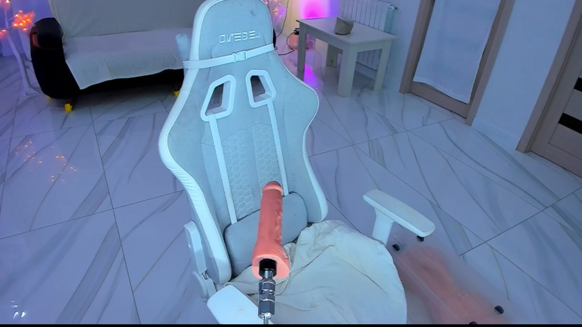 Gallery image thumbnail from Jane_Klein's myfreecams stream on, 05/24/2025, 01:14 image 16 of 20