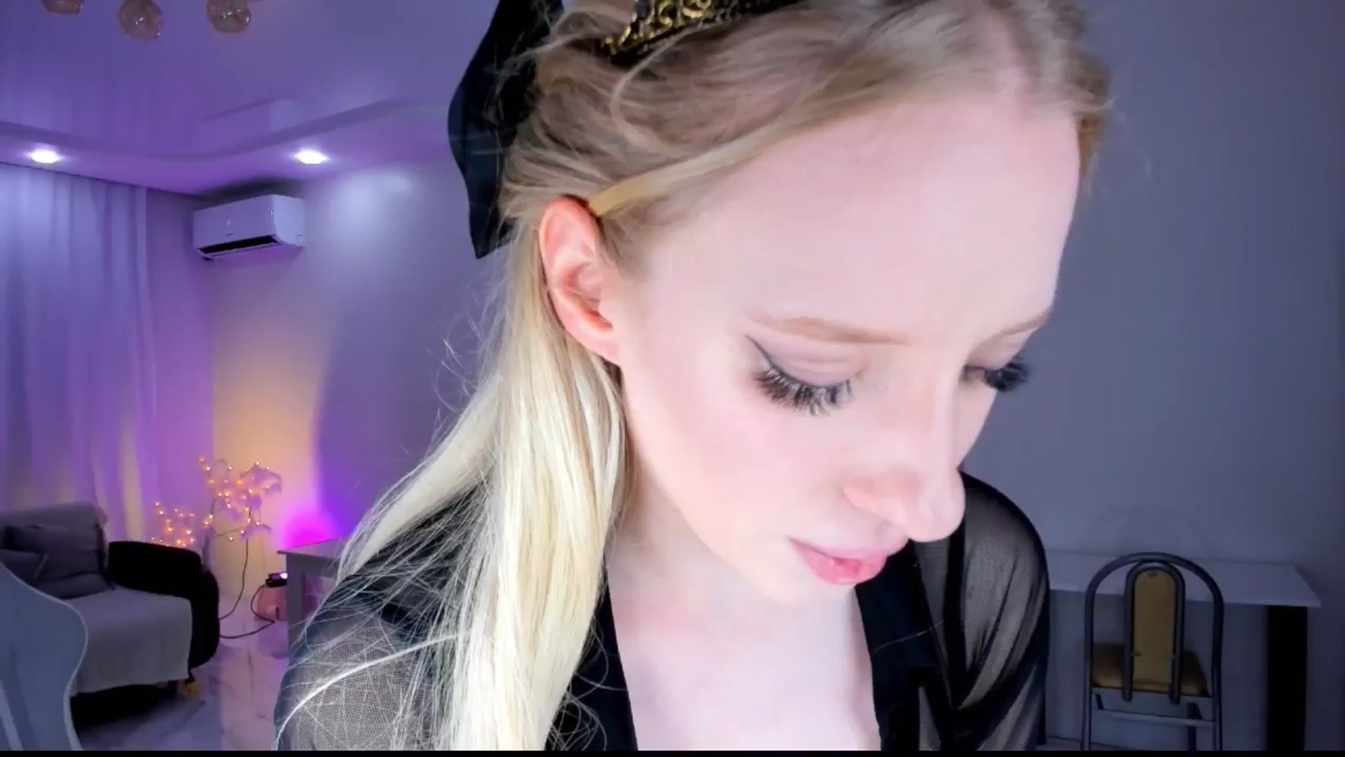 Gallery image thumbnail from Jane_Klein's myfreecams stream on, 05/29/2025, 01:50 image 3 of 20