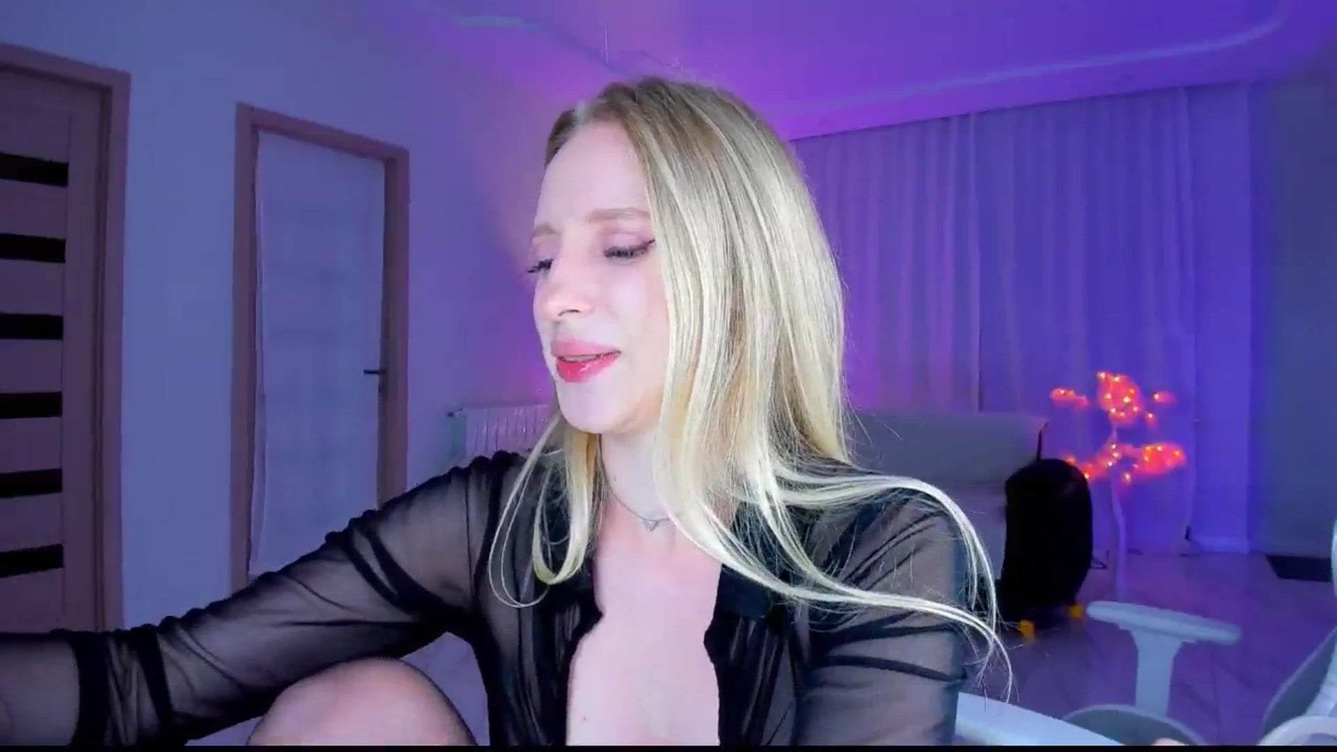 Gallery image thumbnail from Jane_Klein's myfreecams stream on, 06/23/2025, 04:37 image 16 of 20