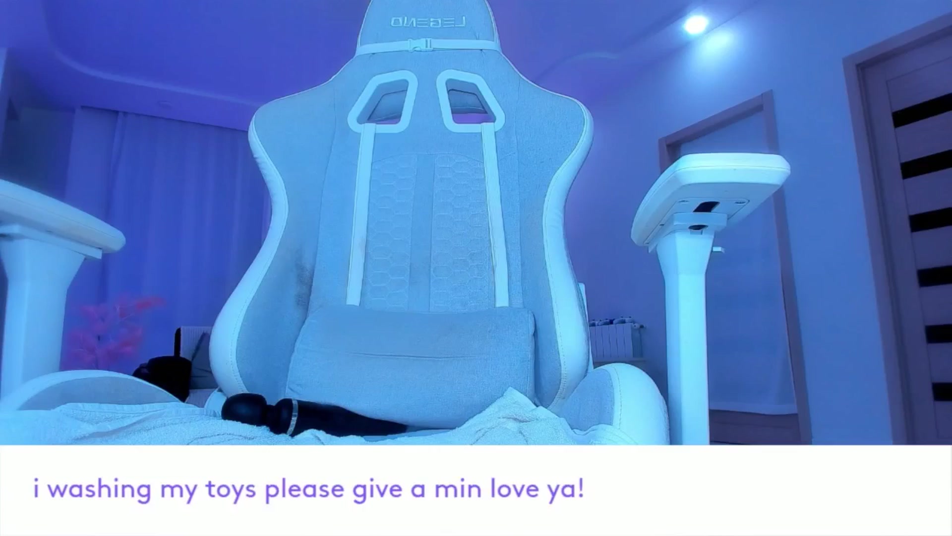 Gallery image thumbnail from Jane_Klein's myfreecams stream on, 09/05/2025, 24:00 image 17 of 20