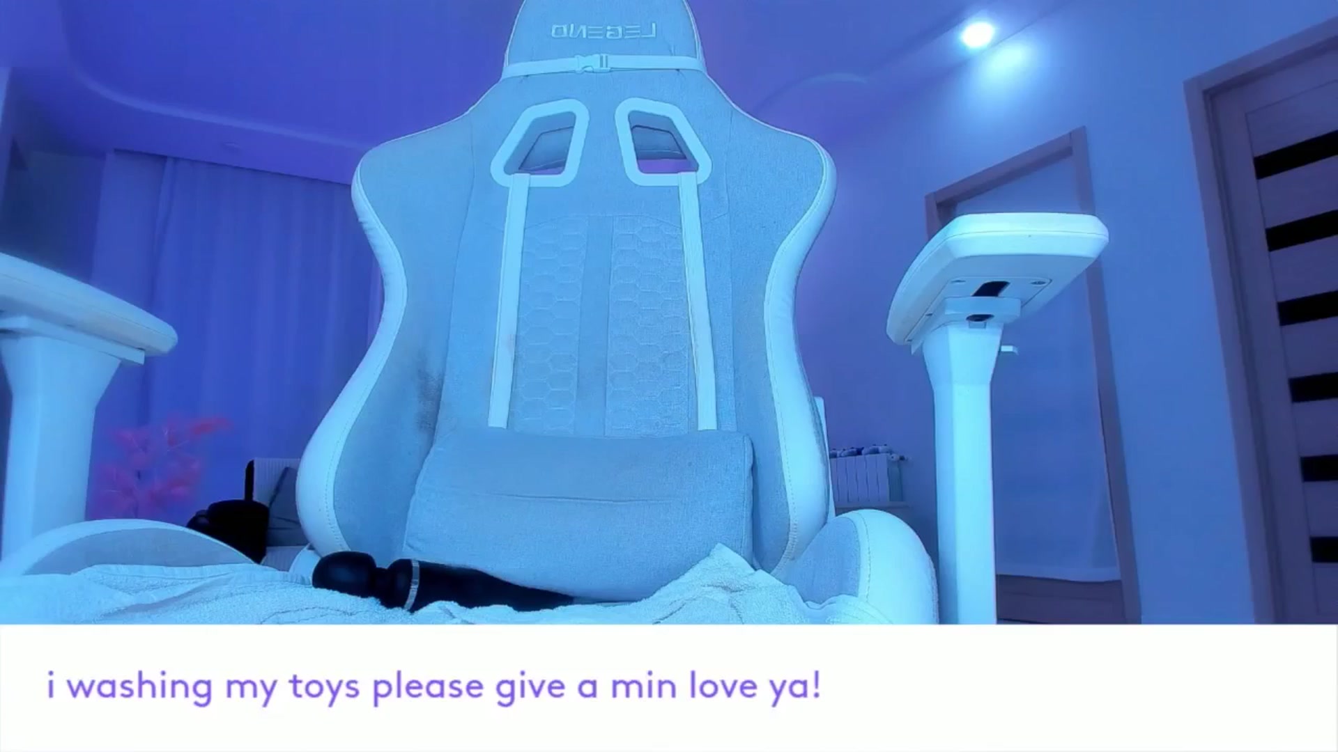 Gallery image thumbnail from Jane_Klein's myfreecams stream on, 09/05/2025, 24:00 image 19 of 20